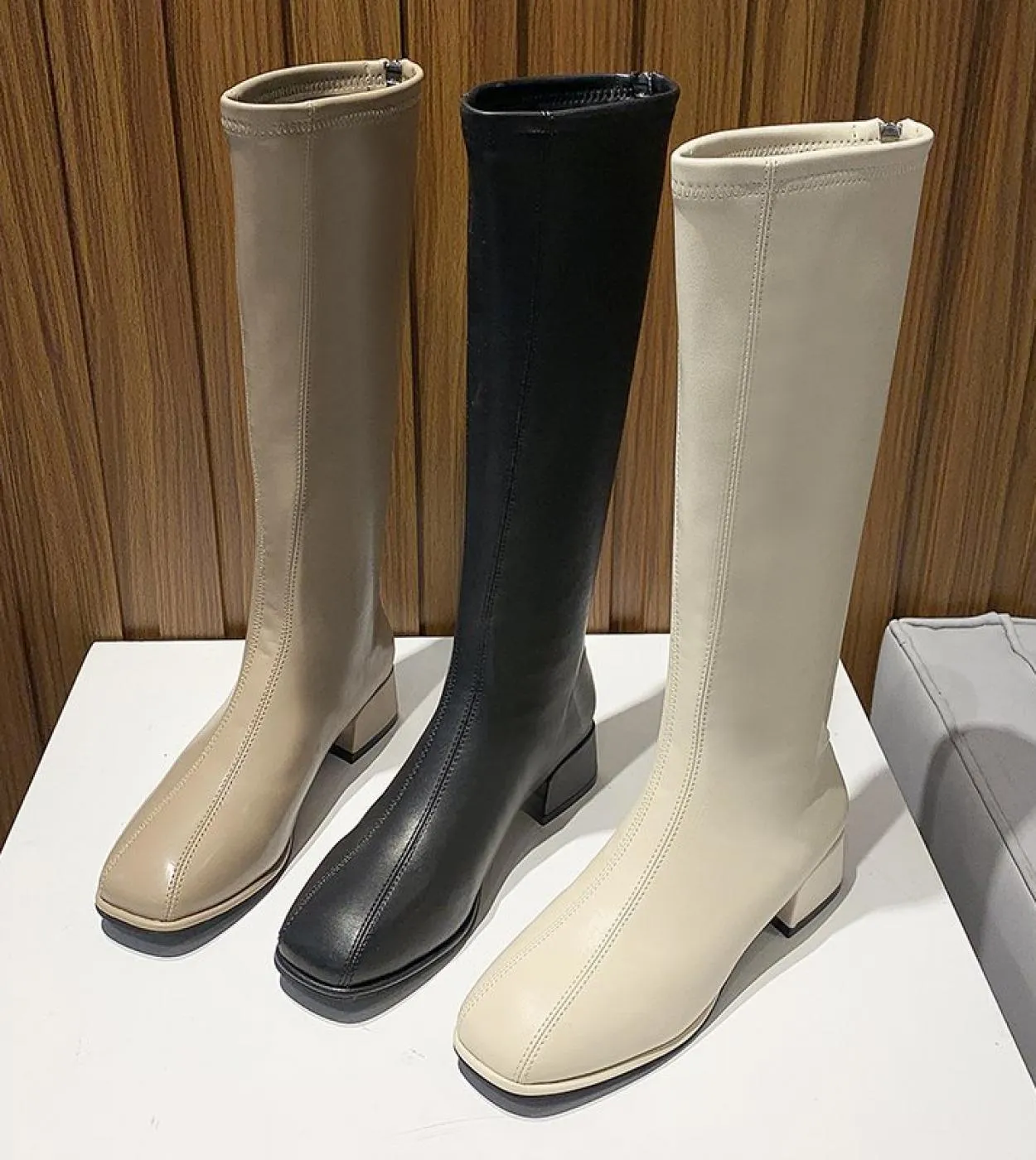 2022 Donne Alti Al Ginocchio 4 cm Tacchi Alti Stivali In Pelle Fetish Cavaliere Moda Stivali Stivaletti Lady Tacchi Bassi Bianco