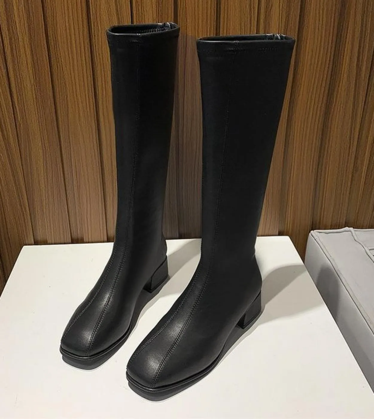2022 Donne Alti Al Ginocchio 4 cm Tacchi Alti Stivali In Pelle Fetish Cavaliere Moda Stivali Stivaletti Lady Tacchi Bassi Bianco