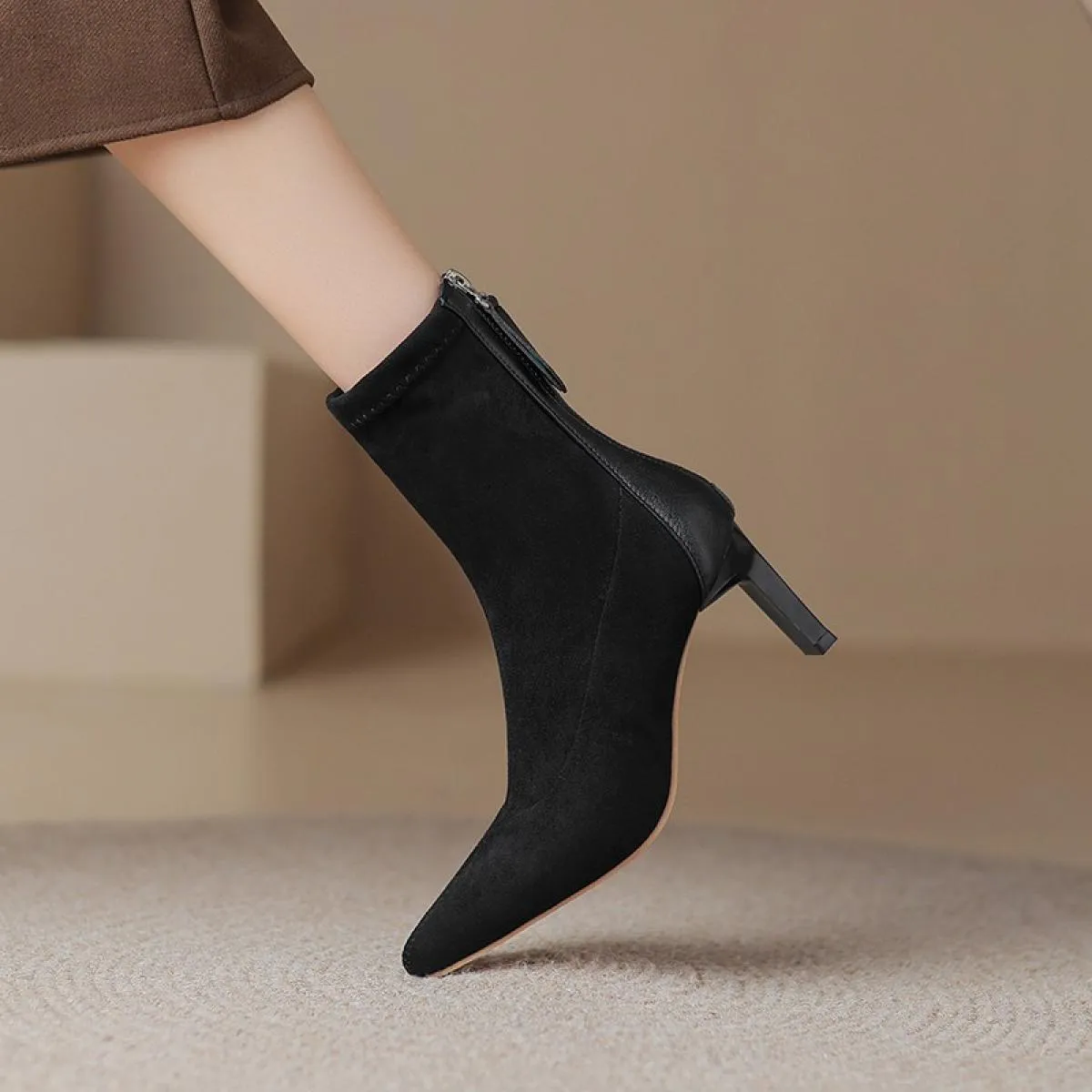 2023 nuove donne in pelle scamosciata Stillettos scarpe alla caviglia tacchi medi stivali Chelsea inverno Goth pompe stivali da