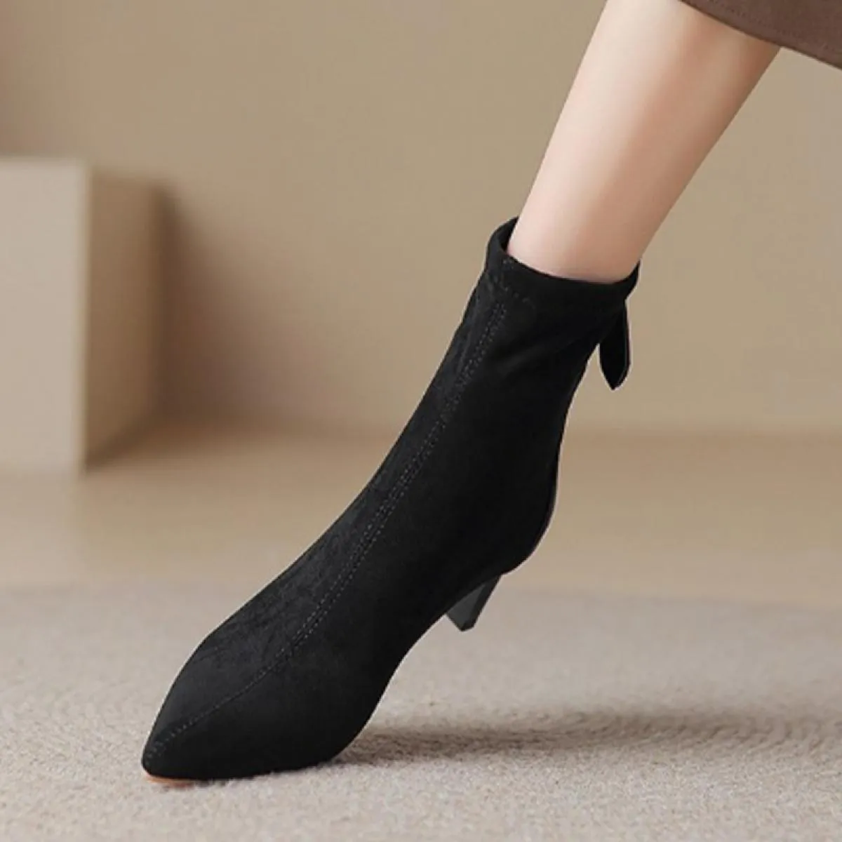 2023 nuove donne in pelle scamosciata Stillettos scarpe alla caviglia tacchi medi stivali Chelsea inverno Goth pompe stivali da
