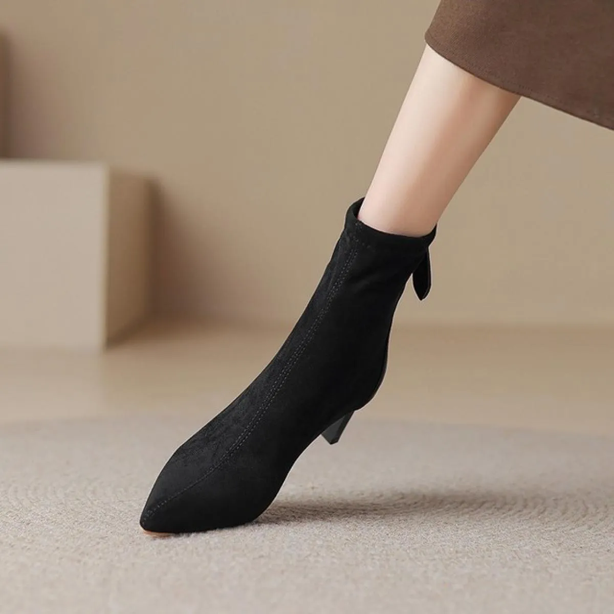 2023 nuove donne in pelle scamosciata Stillettos scarpe alla caviglia tacchi medi stivali Chelsea inverno Goth pompe stivali da