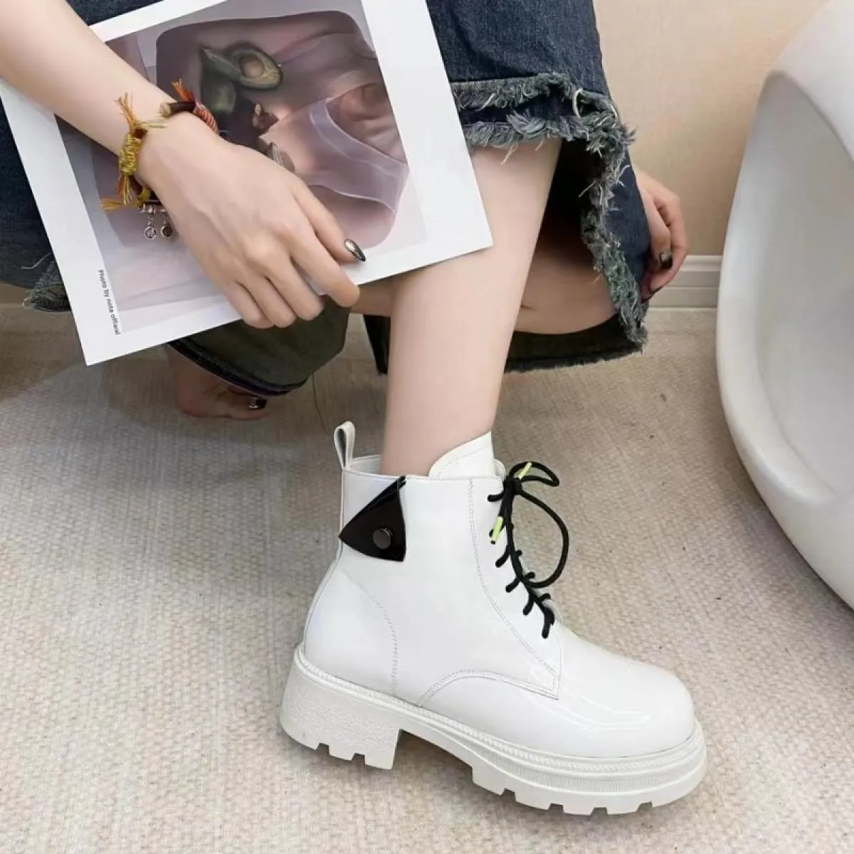 2023 nuove donne stivali Chelsea scarpe con plateau da neve stringate alla caviglia designer invernale gladiatore Goth scarpe da