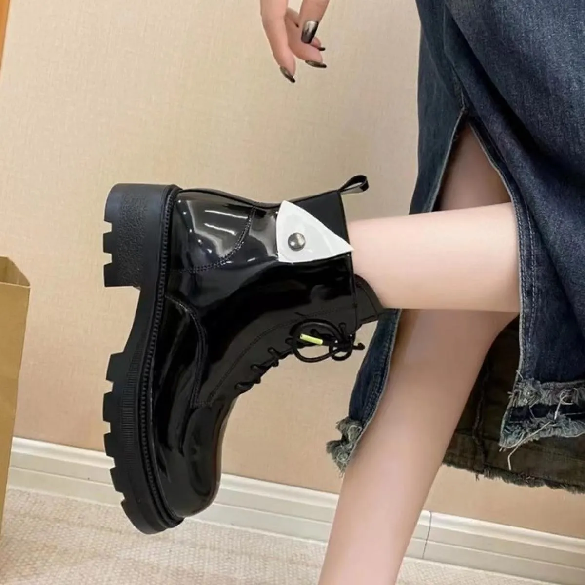 2023 nuove donne stivali Chelsea scarpe con plateau da neve stringate alla caviglia designer invernale gladiatore Goth scarpe da