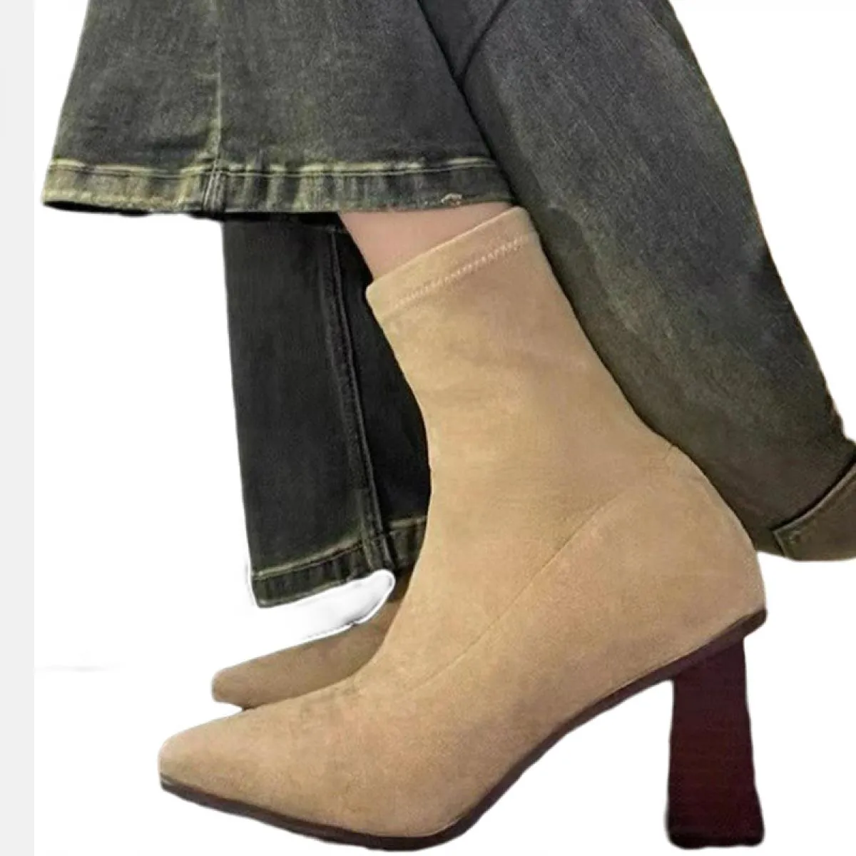 2023 Stivali Chelsea in pelle scamosciata Goth Donna Scarpe con tacco alto Caviglia robusta Inverno Nuovo designer Stivali gladi