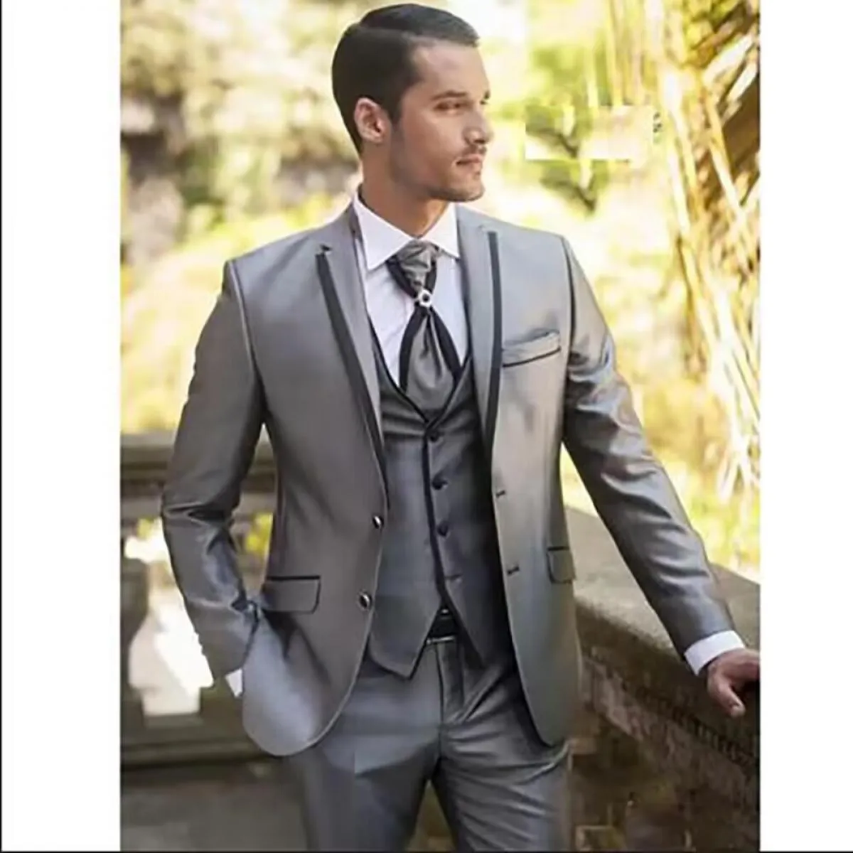 Abiti da uomo Blazer Giacca Pantaloni Gilet Tre pezzi Grigio Monopetto con risvolto Risvolto Sposo Matrimonio Elegante Regolare