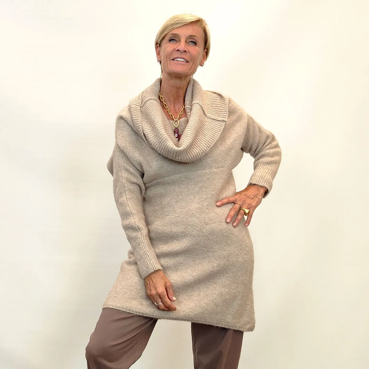 Alpha Studio – Maglione Maxi Alpaca Sabbia