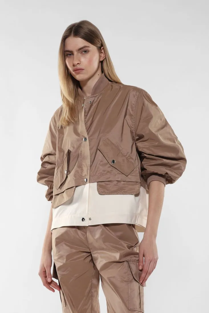 Bomber oversize bicolor con tasche