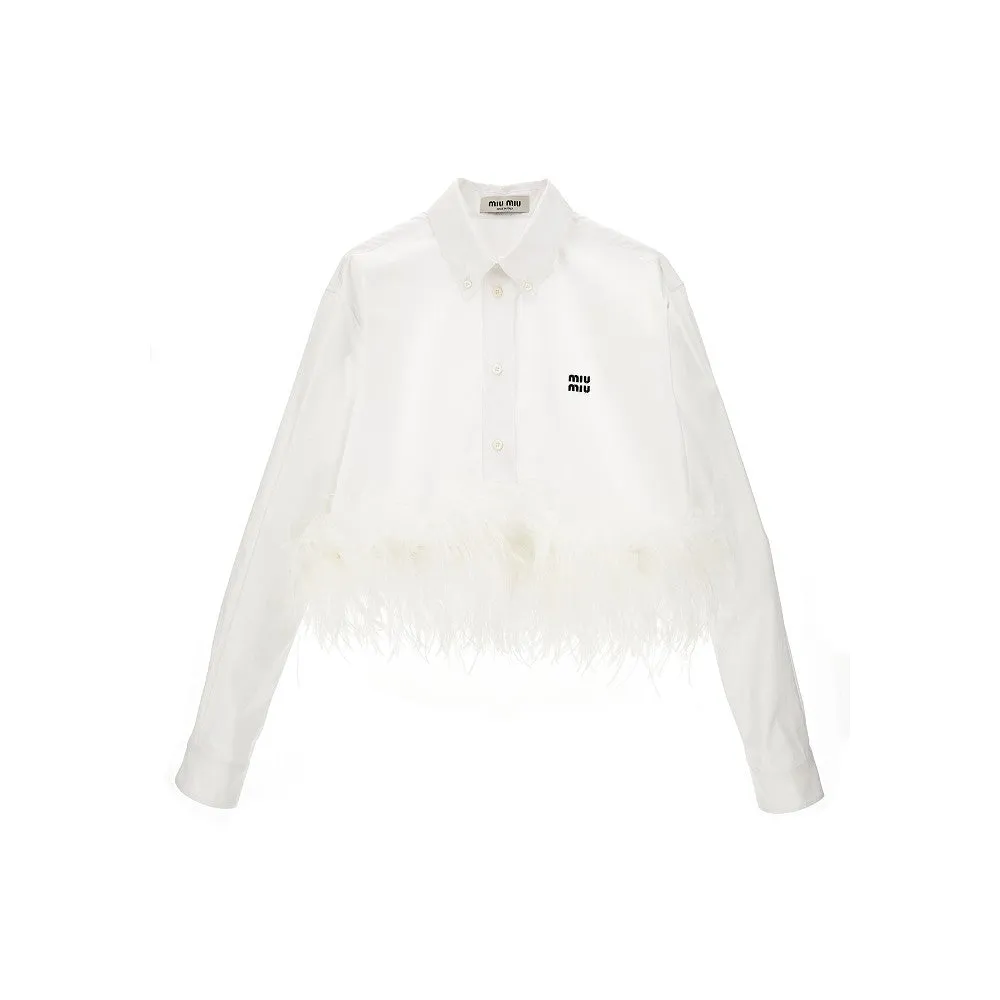 Camicia cropped in cotone con piume