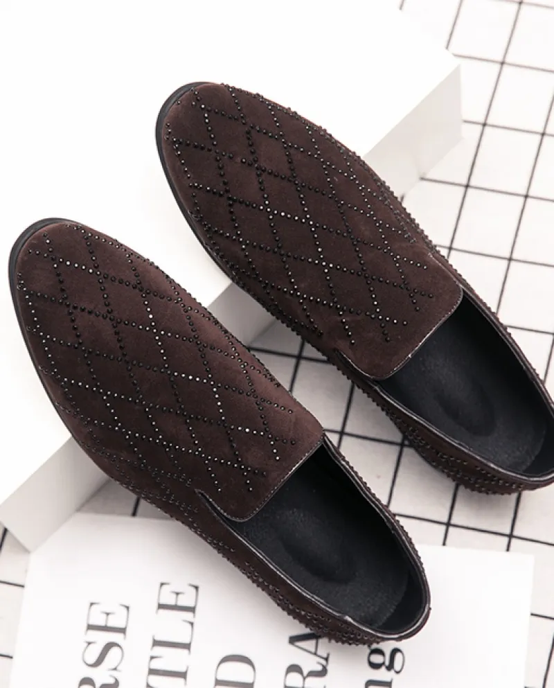 Designer di lusso Nuove scarpe Oxford con corona in metallo scamosciato a punta per uomo Abito da cerimonia nuziale formale Rito