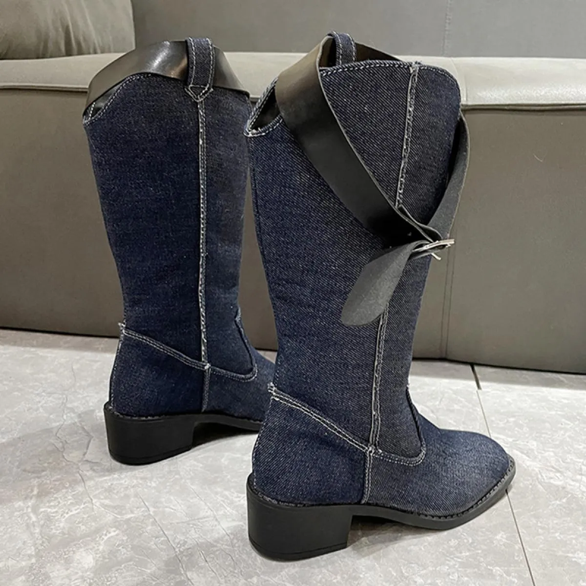 Donne Inverno Nuovo Tacco Medio Scarpe Da Cowboy Chunky Metà Polpaccio Chelsea Stivali Designer 2023 Punta Quadrata Stivali Pomp