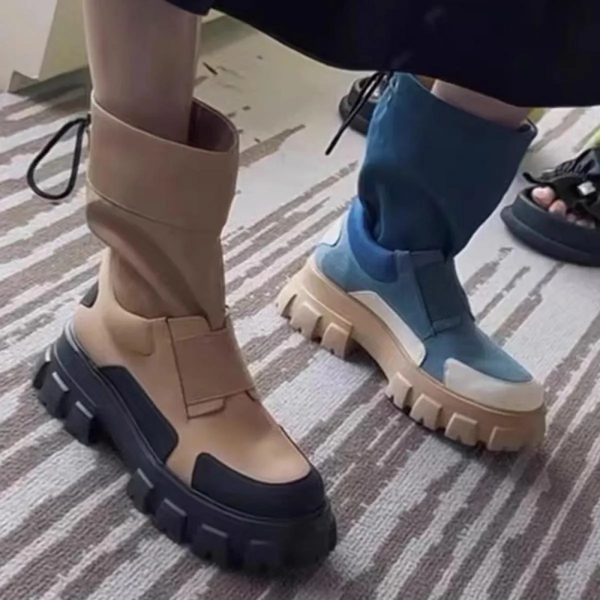 Donne Piattaforma Scarpe a metà polpaccio Tacchi medi Stivali Chelsea Stivali invernali da moto Goth 2023 Nuova tendenza Casual