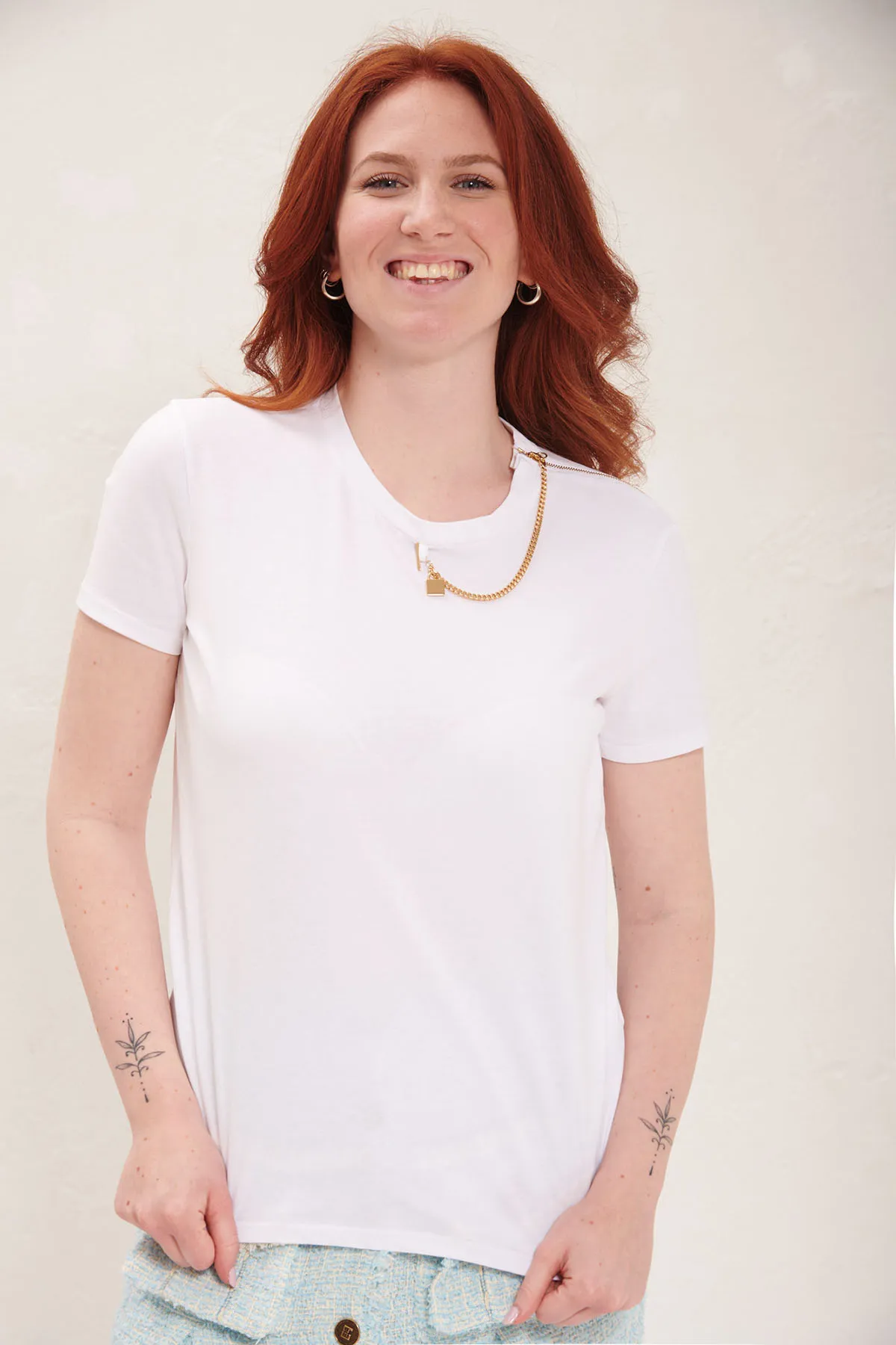 ELISABETTA FRANCHI T-Shirt girocollo a manica corta con catena