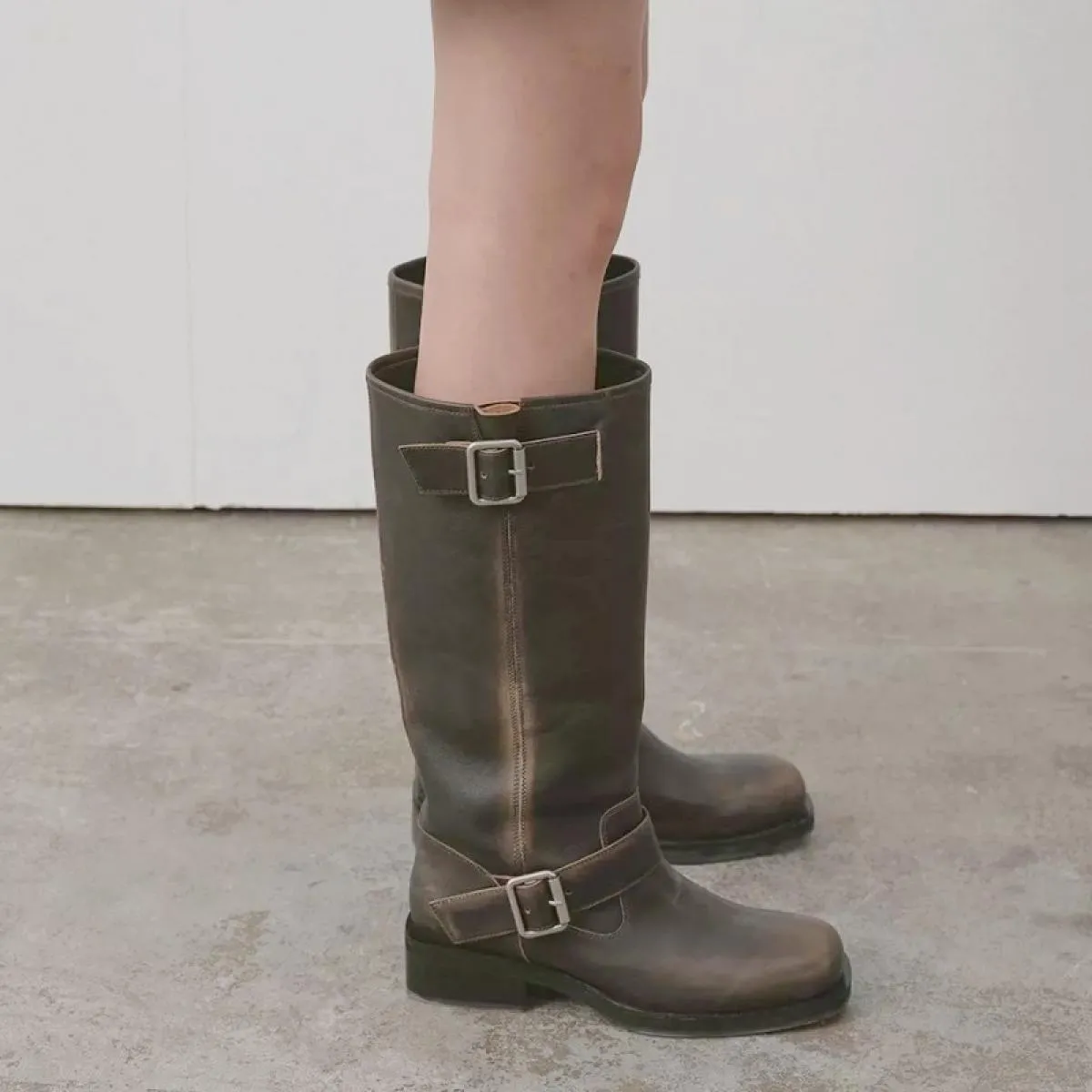 Inverno Nuove Donne Chunky Stivali Alti Al Ginocchio Chelsea Tacco Medio Scarpe Retro Designer 2023 Punta Quadrata Pompe Gladiat