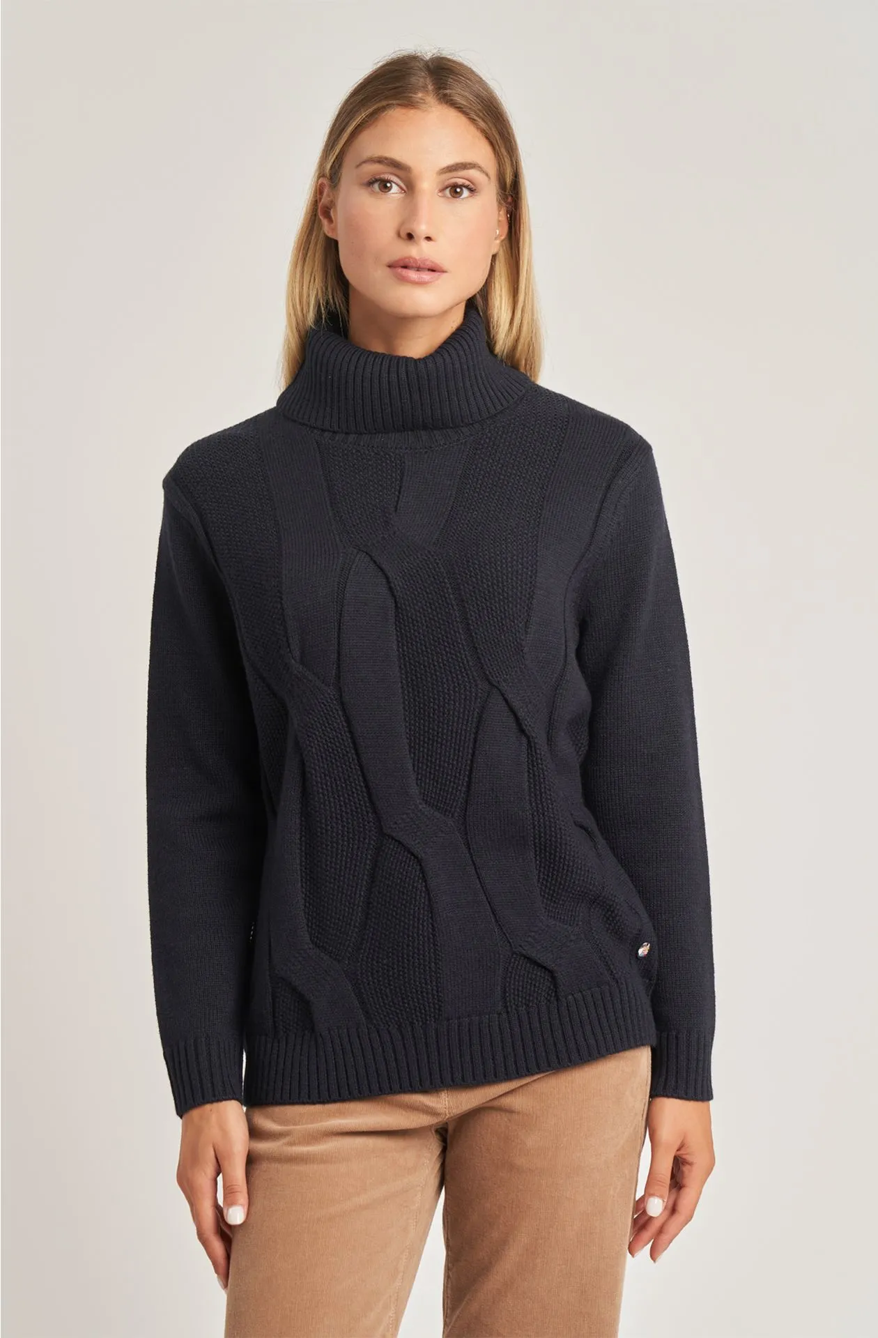     Maglia da donna in misto lana collo alto