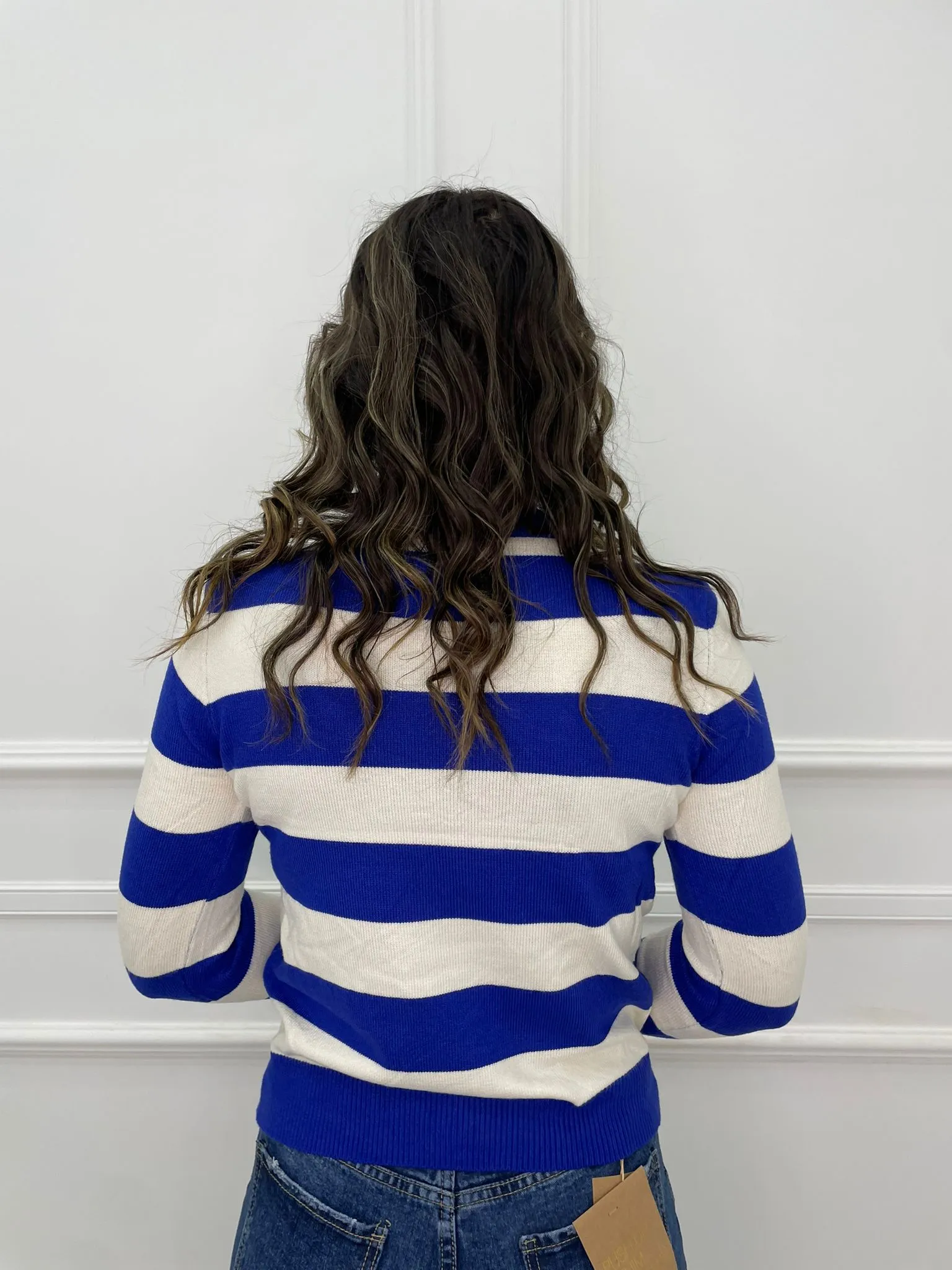 Maglione collo alto a righe colorate