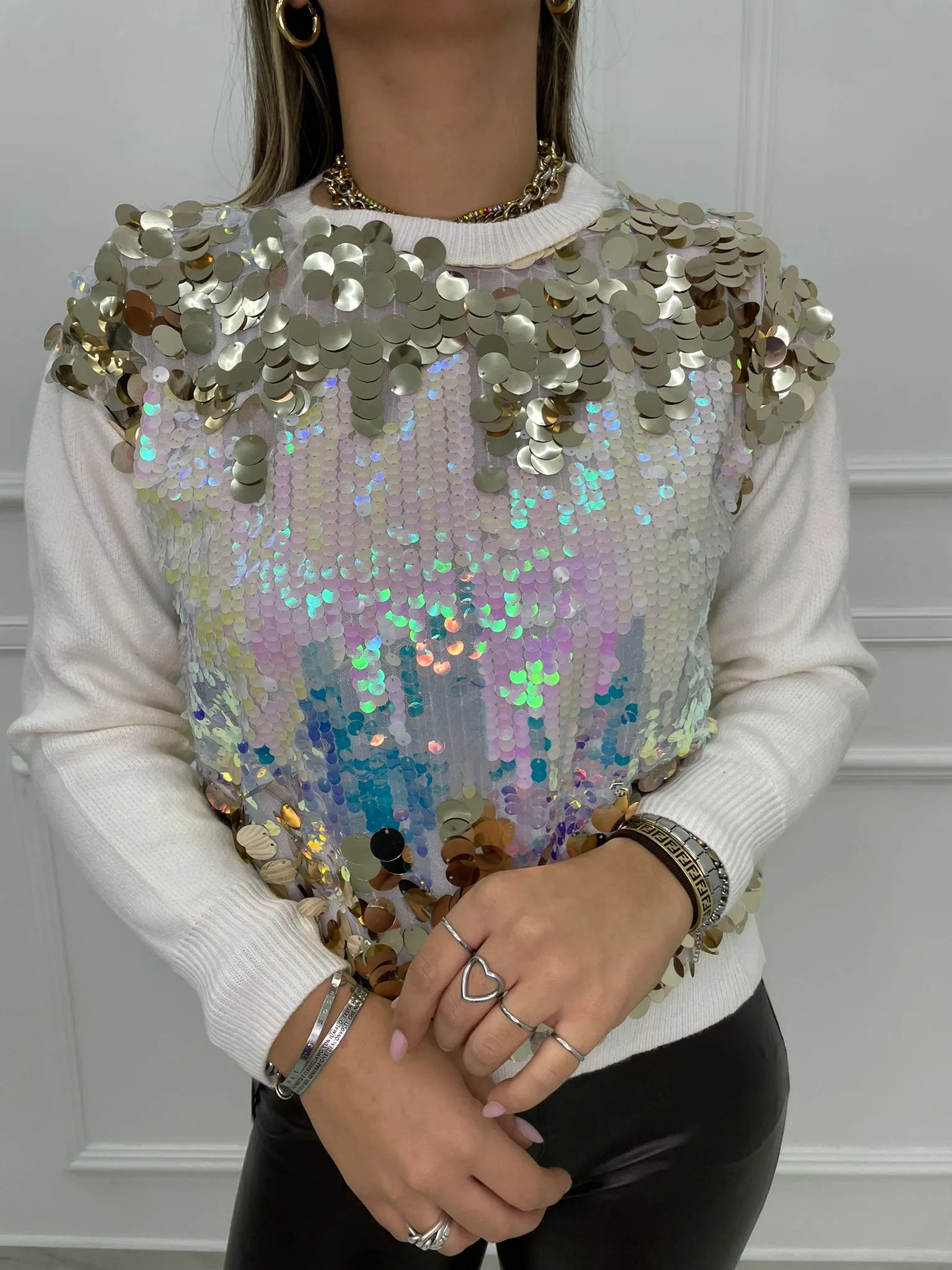 Maglione con paillettes colorate