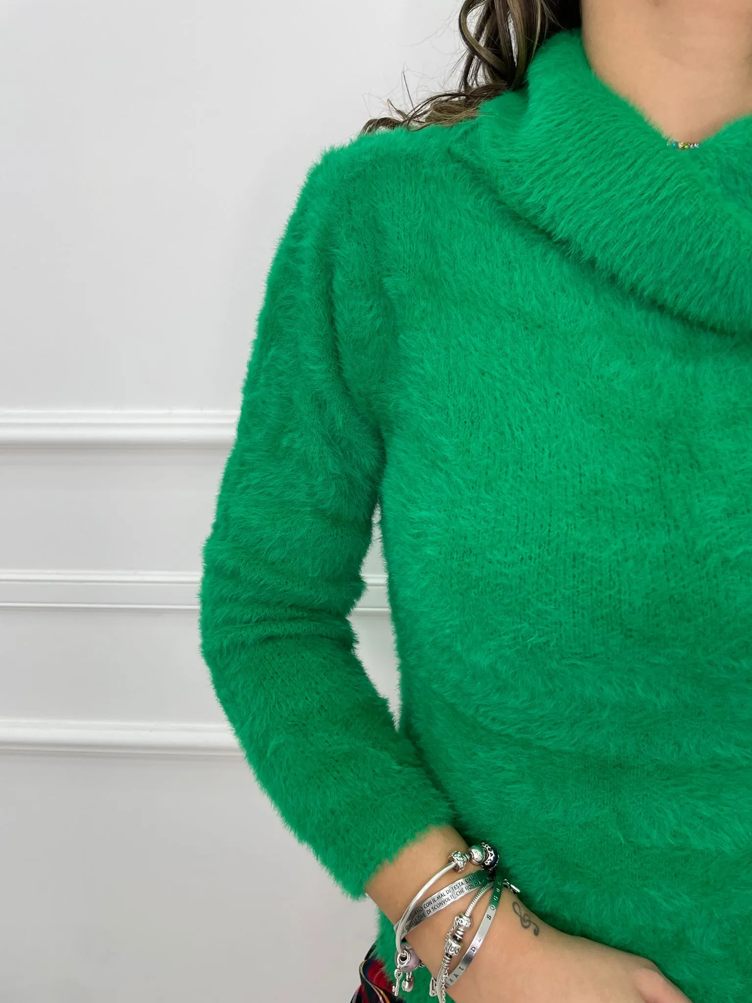 Maglione in pelo con collo morbido