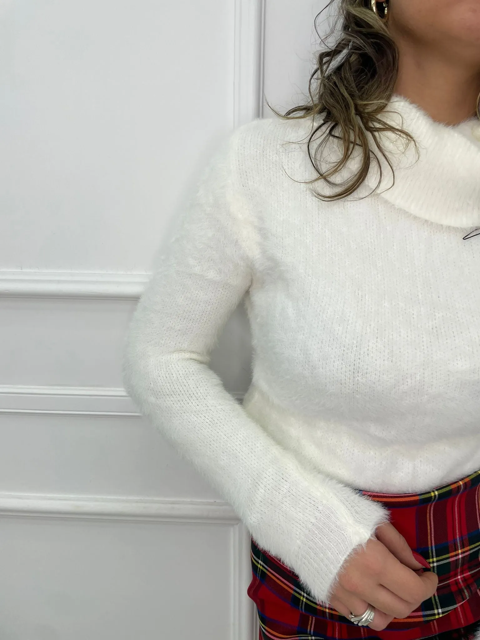 Maglione in pelo con collo morbido
