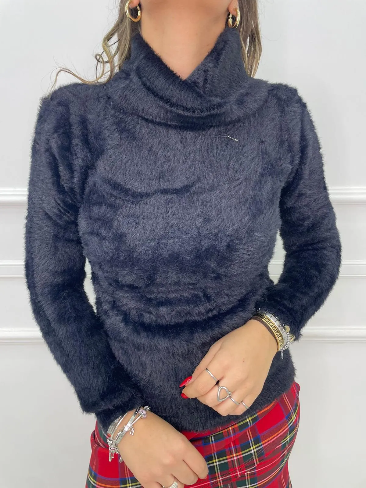 Maglione in pelo con collo morbido