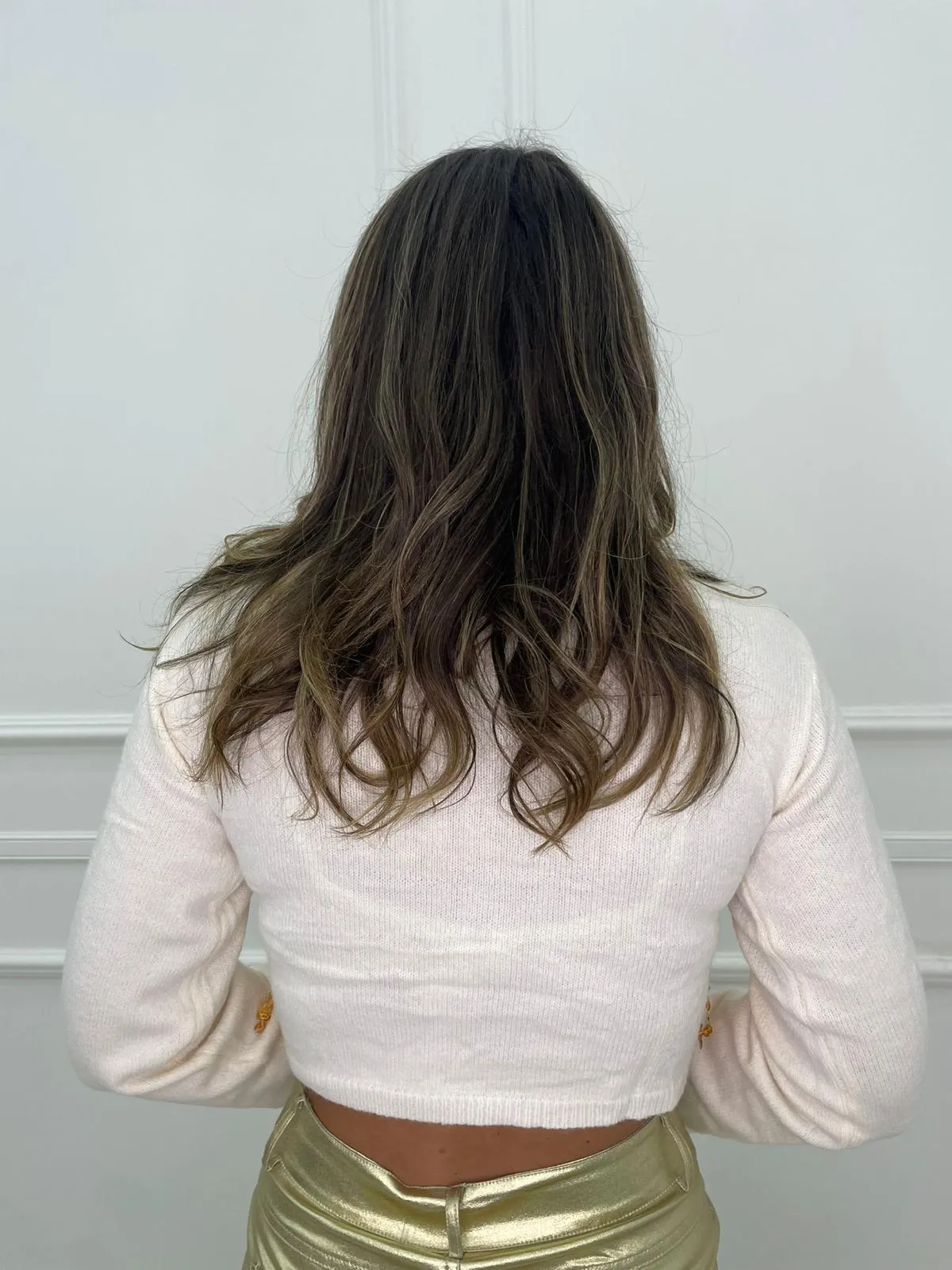 Maglione mezzo collo con cascata di paillettes