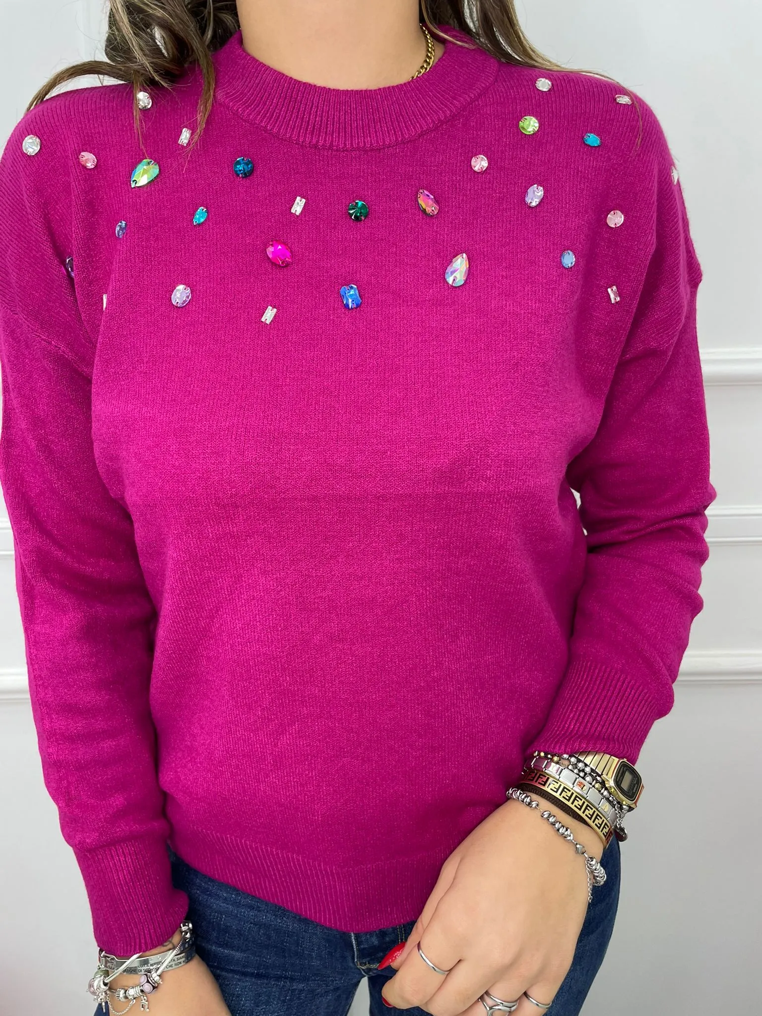 Maglione tinta unita con pietre colorate