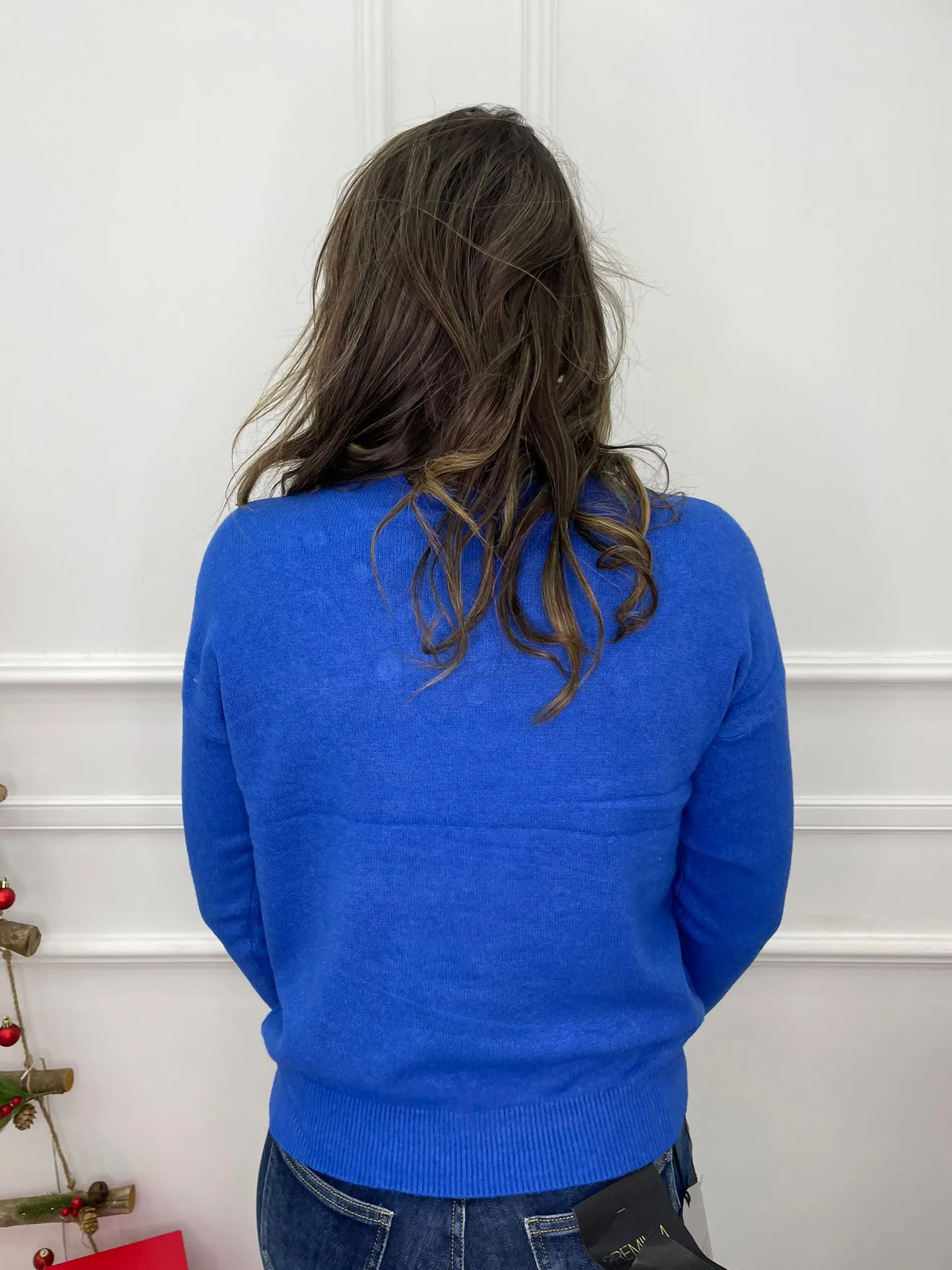 Maglione tinta unita con pietre colorate