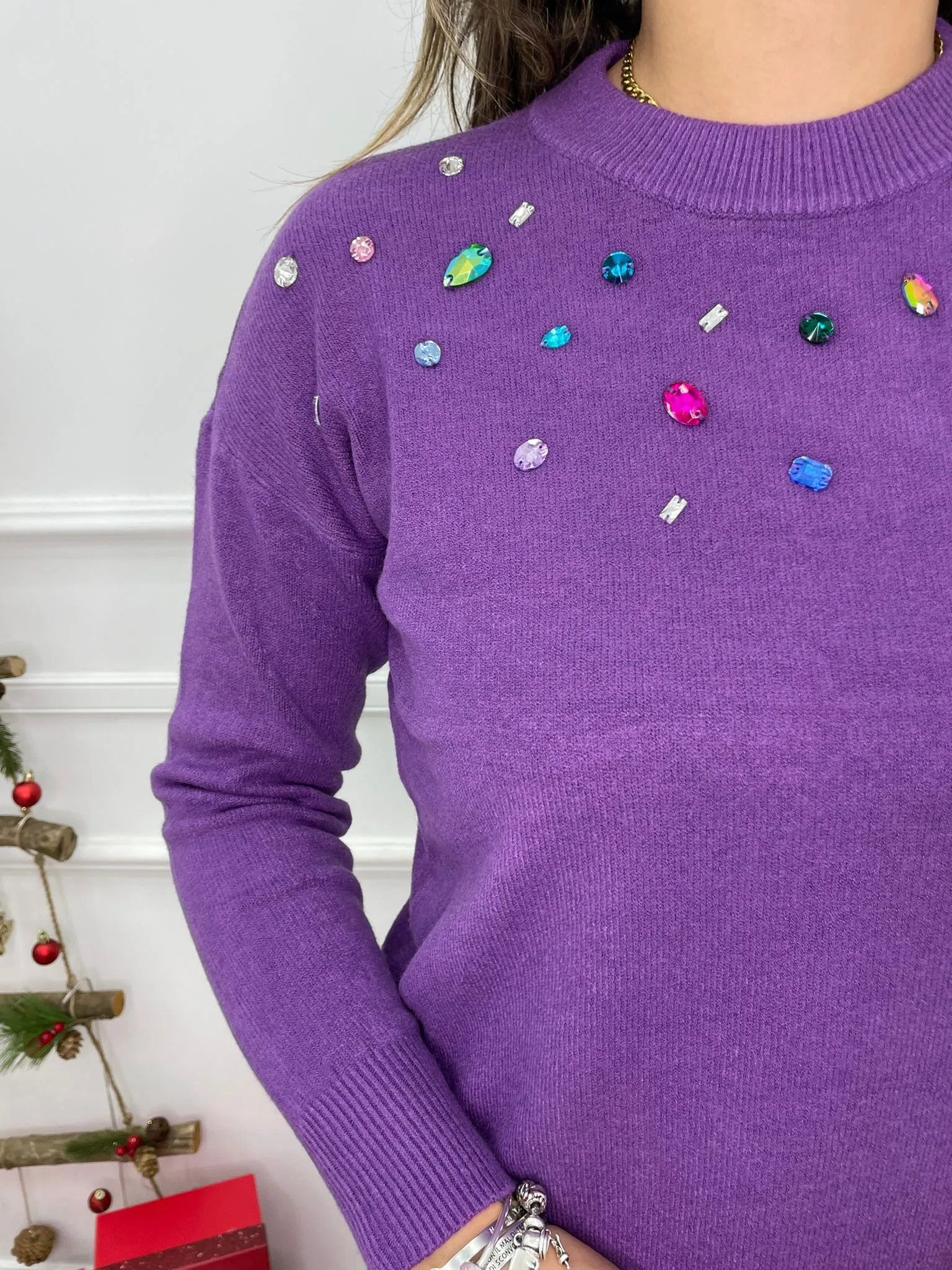 Maglione tinta unita con pietre colorate