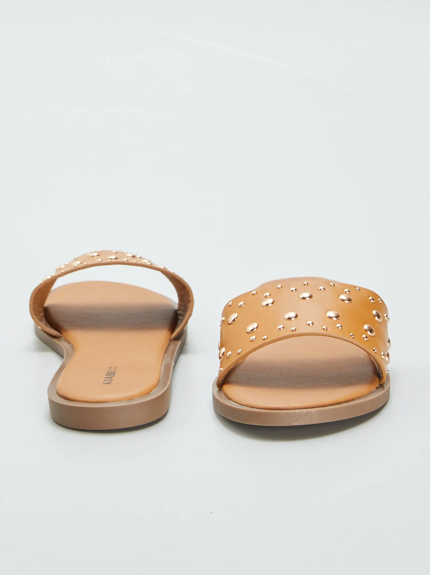 Mules basse con borchie - MARRONE