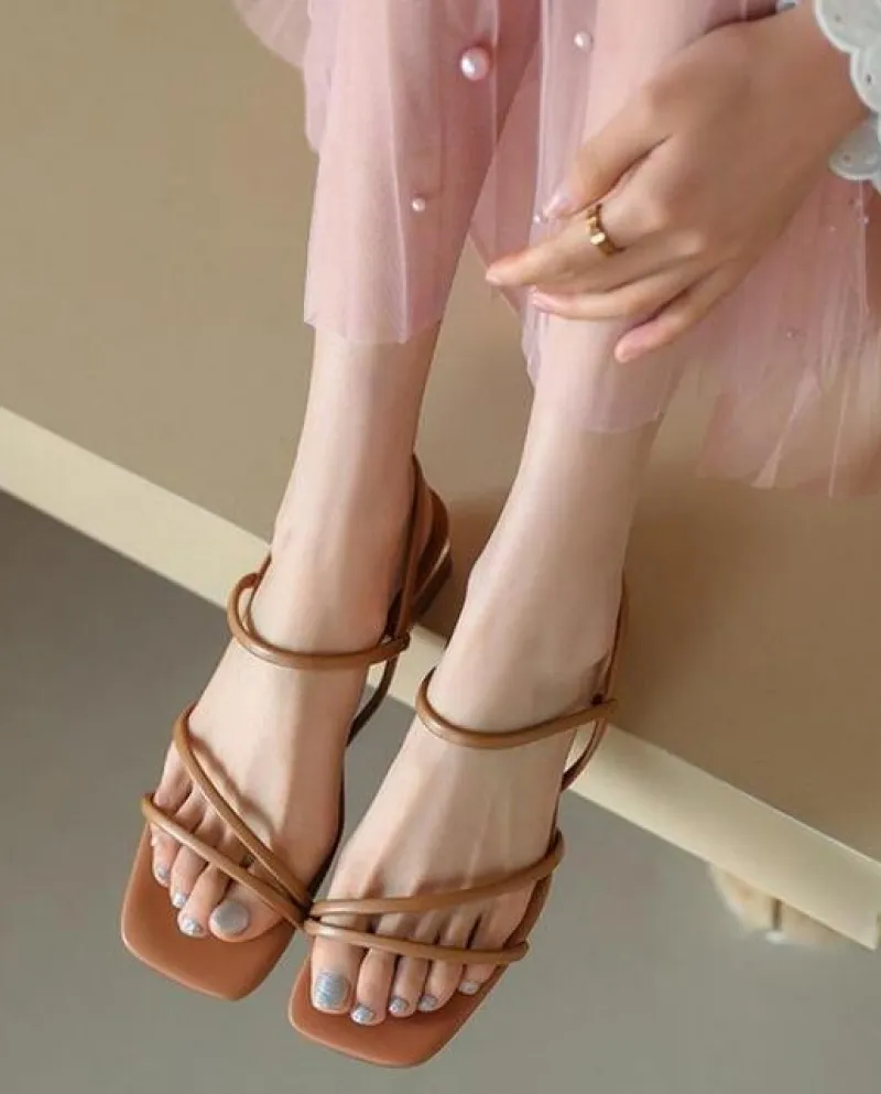 Nuovi sandali da donna di moda Pantofole elastiche di marca con tacco grosso Estate 2