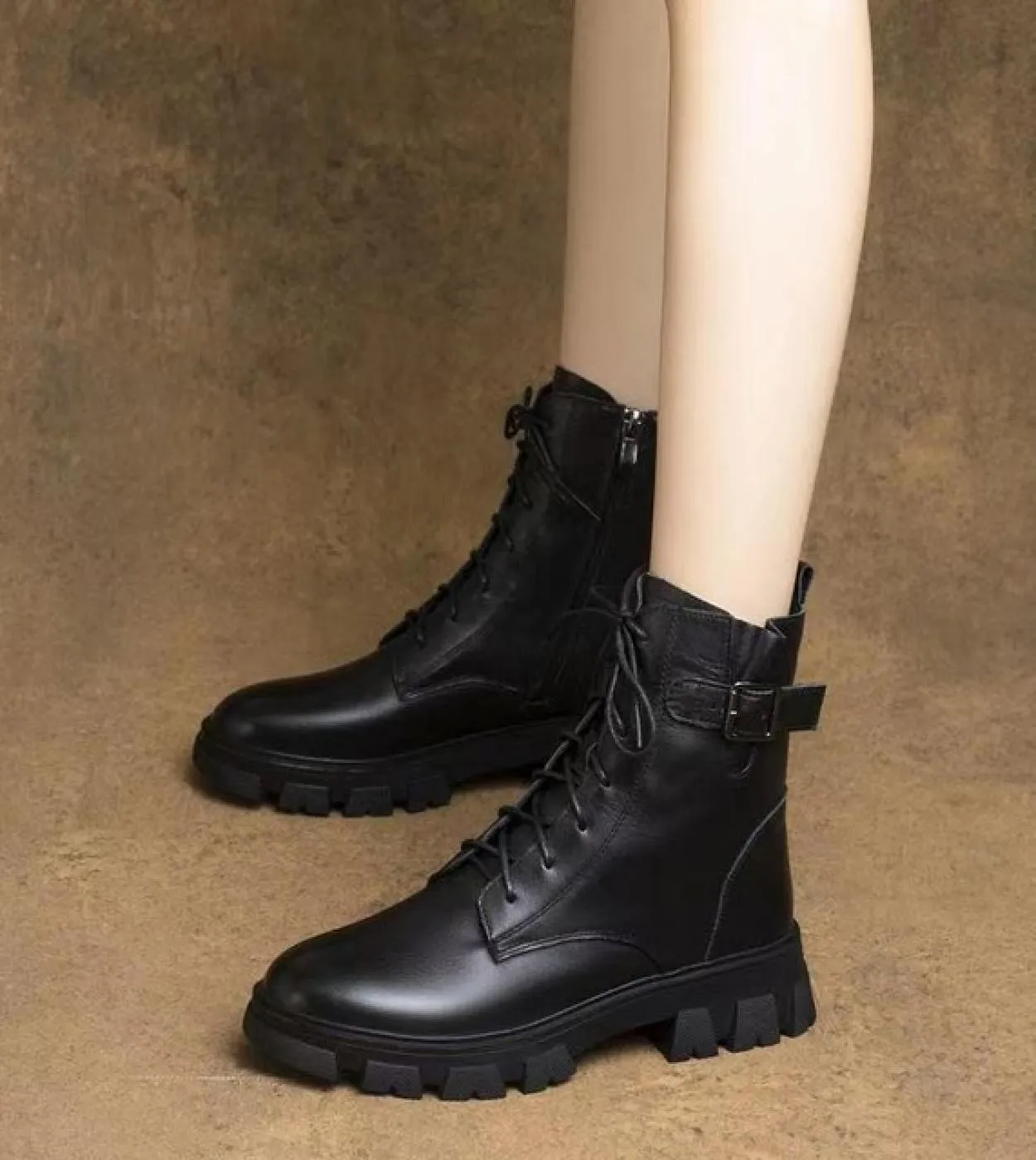 Nuovi stivaletti da combattimento con piattaforma nera per donna con cinturino con fibbia e lacci scarpe da donna stivali da mot
