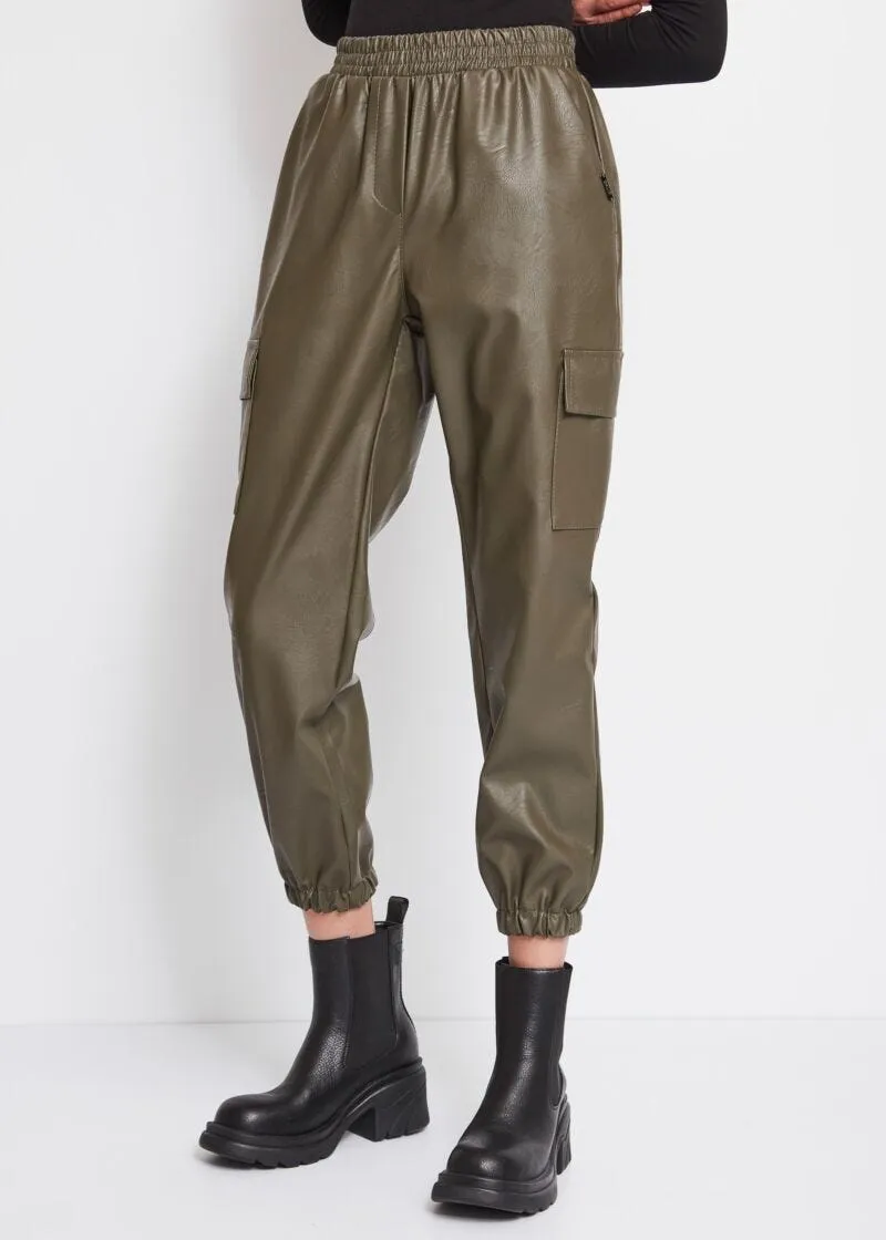Pantaloni cargo in simil pelle