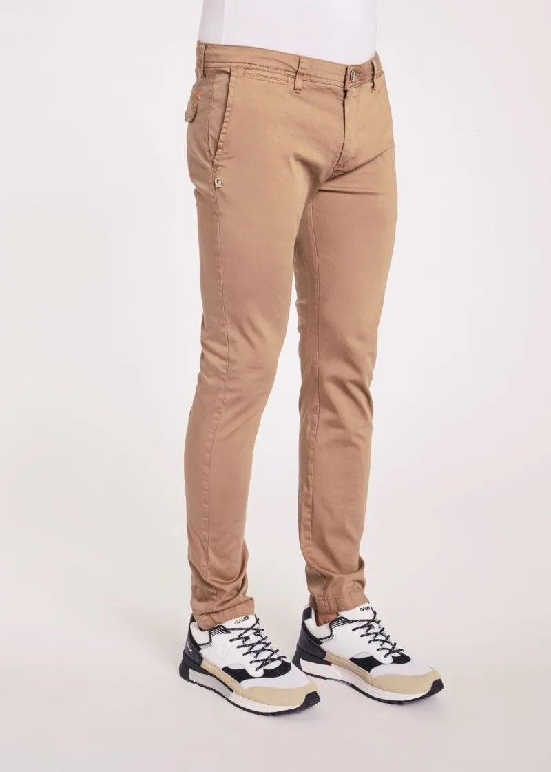 Pantaloni chino slim