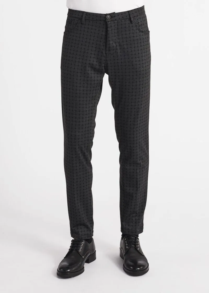 Pantaloni cinque tasche