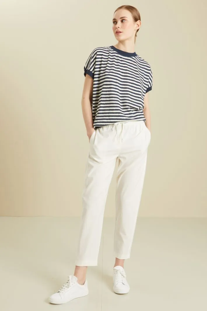 Pantaloni jogger con piping