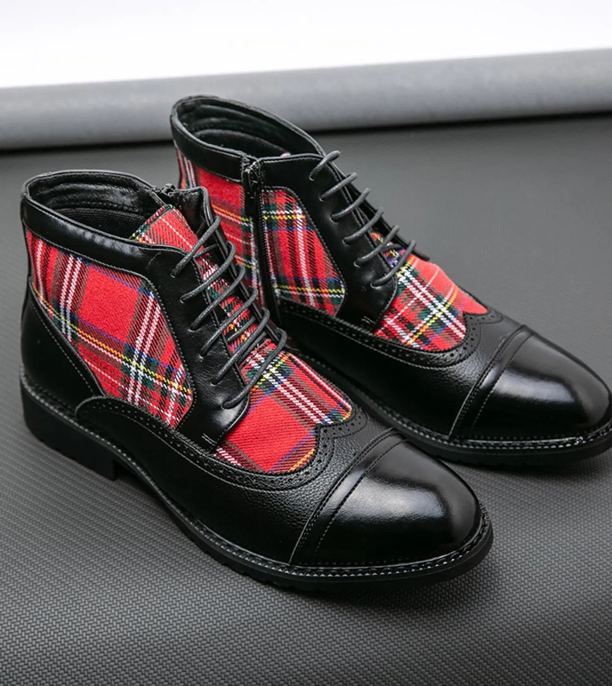 Primavera Nuovi uomini di alta qualità Classic Chelsea Boots Personalità Stripe Punta tonda Tacco basso Moda Casual Street Daily