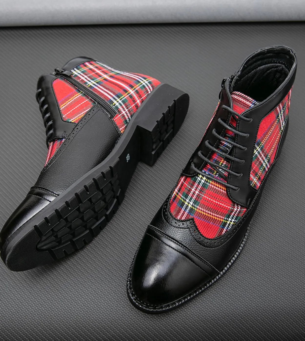 Primavera Nuovi uomini di alta qualità Classic Chelsea Boots Personalità Stripe Punta tonda Tacco basso Moda Casual Street Daily