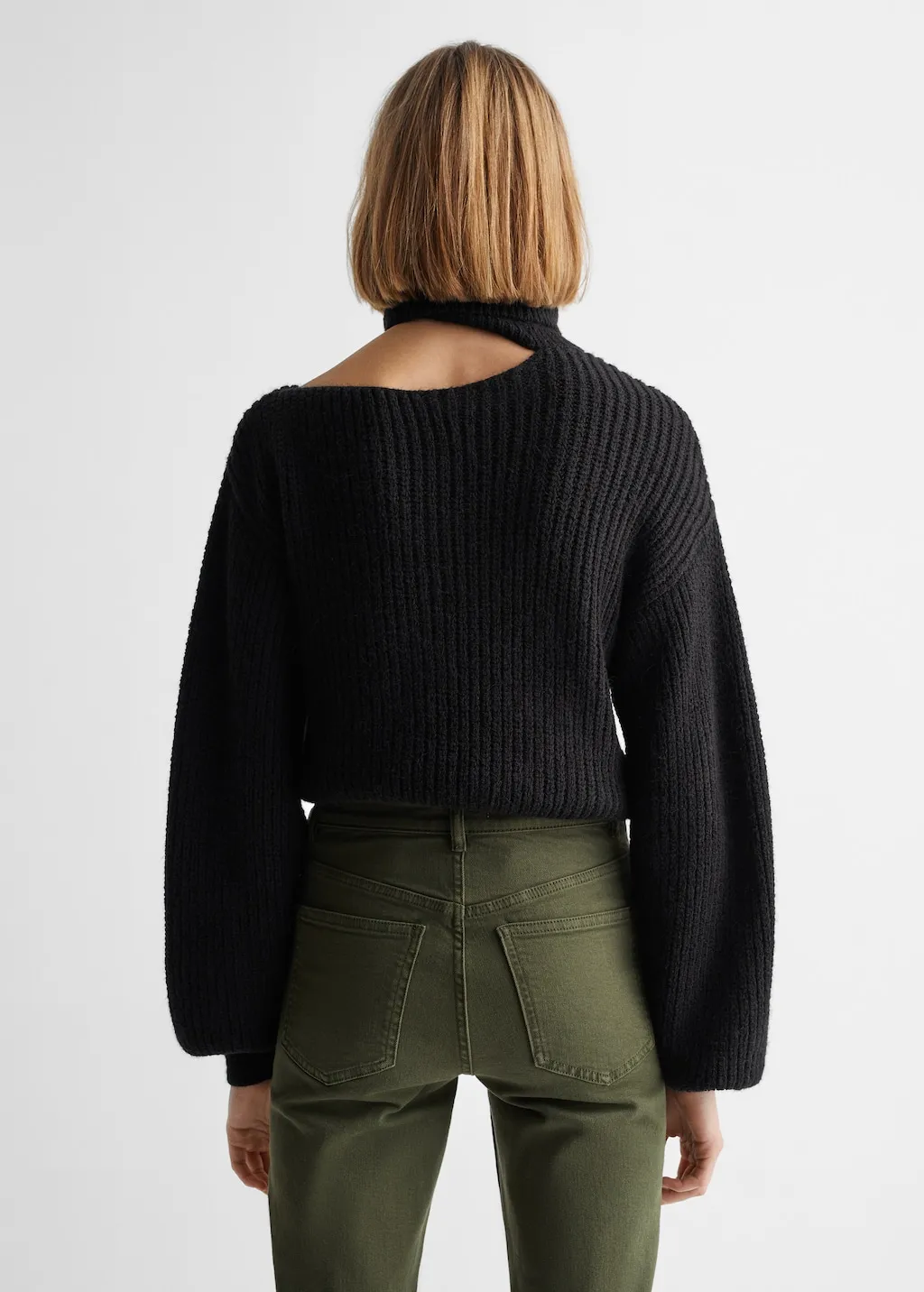 Pullover collo cut-out