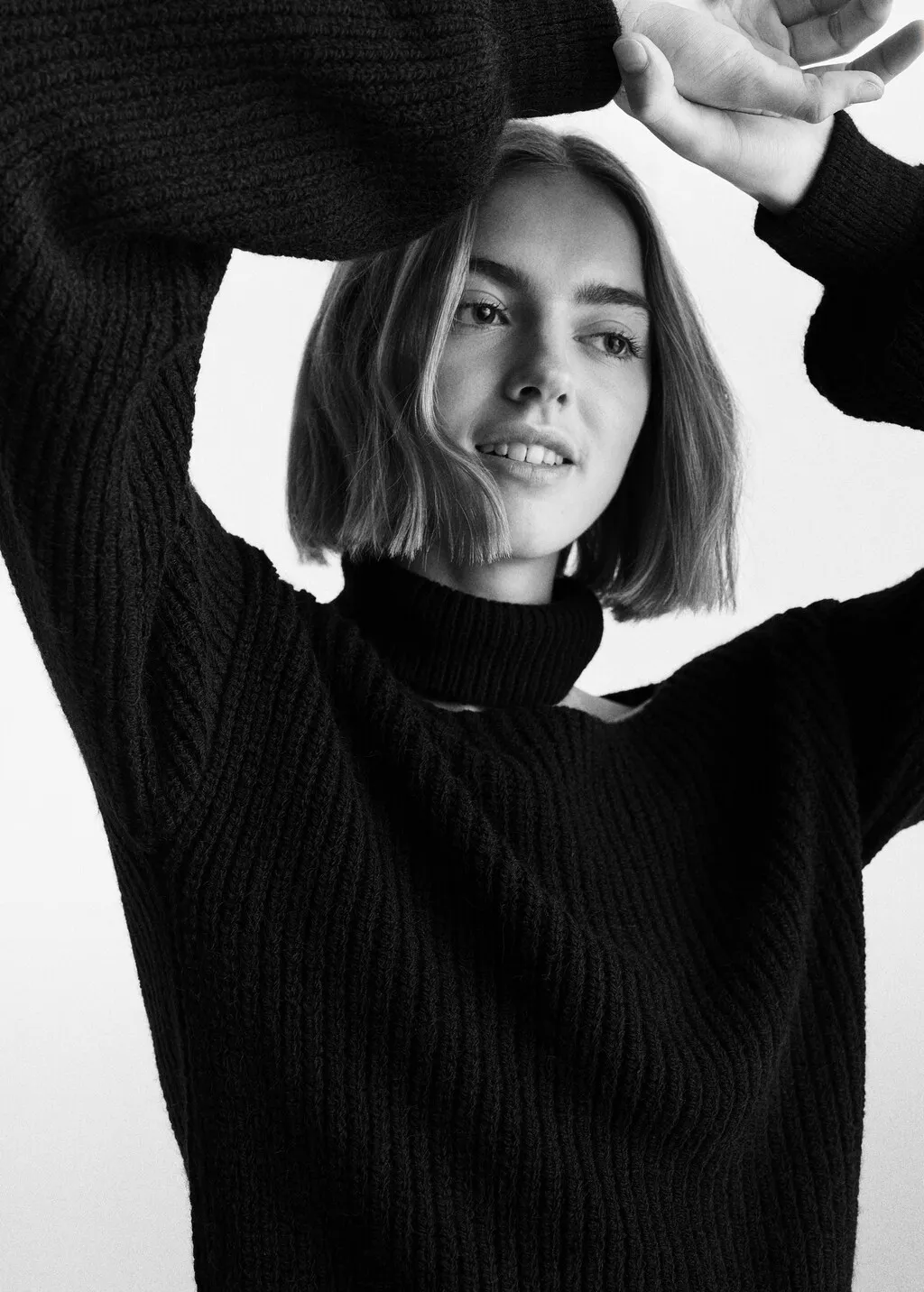 Pullover collo cut-out
