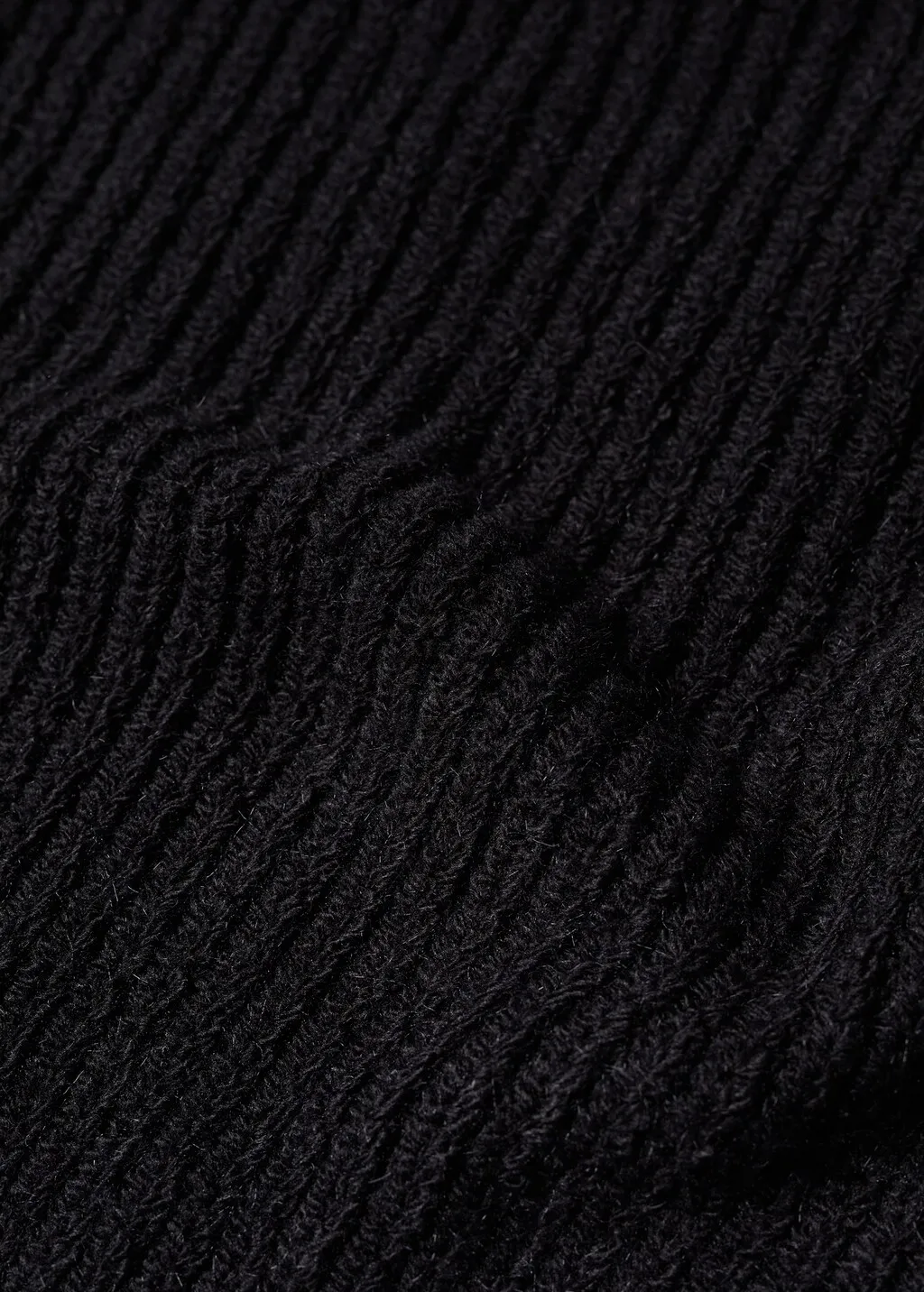 Pullover collo cut-out