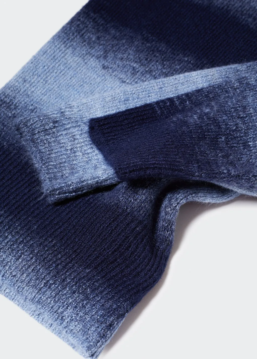 Pullover coste collo stondato