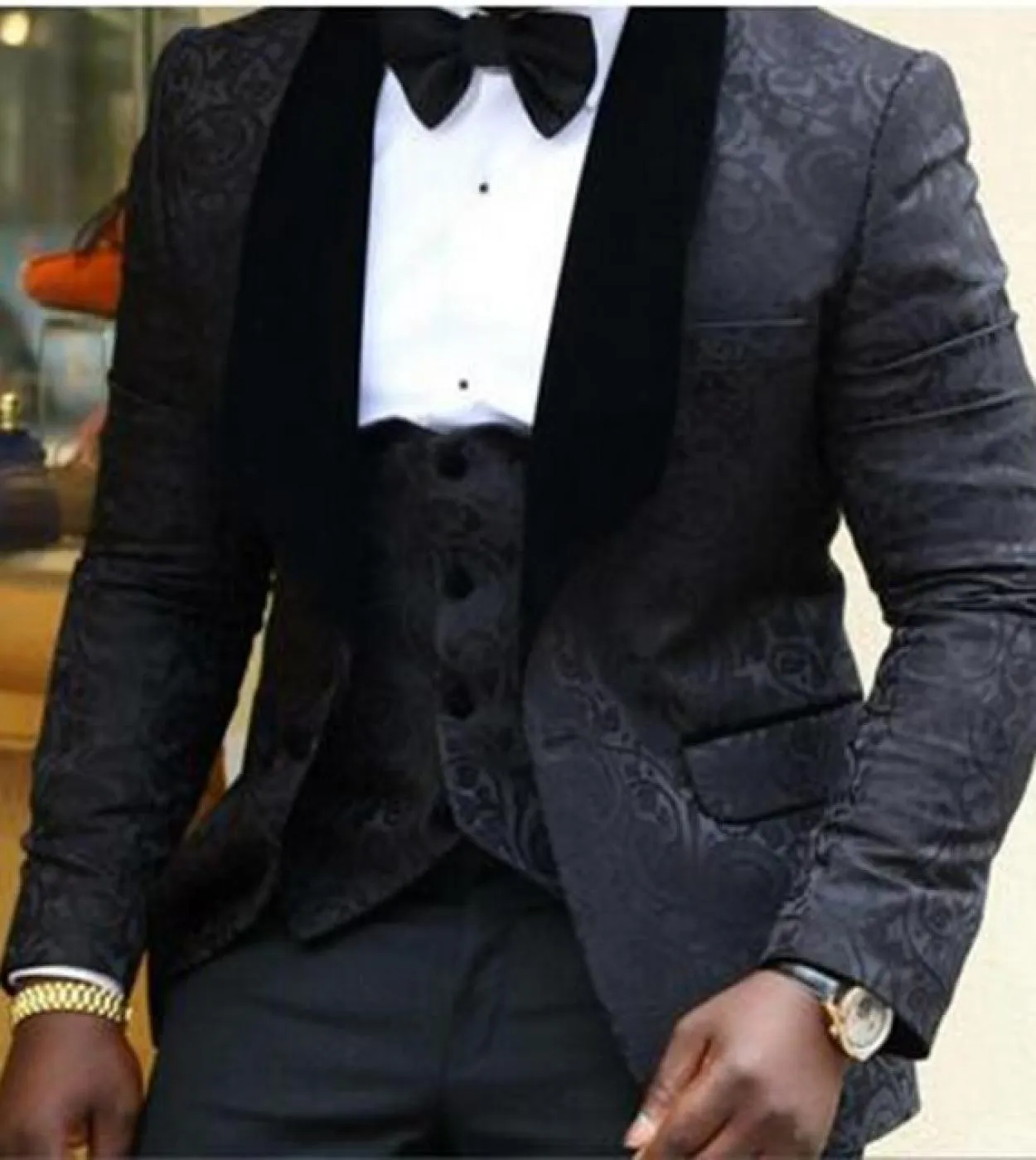 Raso Jacquard Velluto Nero Scialle Risvolto Slim Fit Costume Moda Maschile Giacca Gilet Con Pantaloni Costume Homme