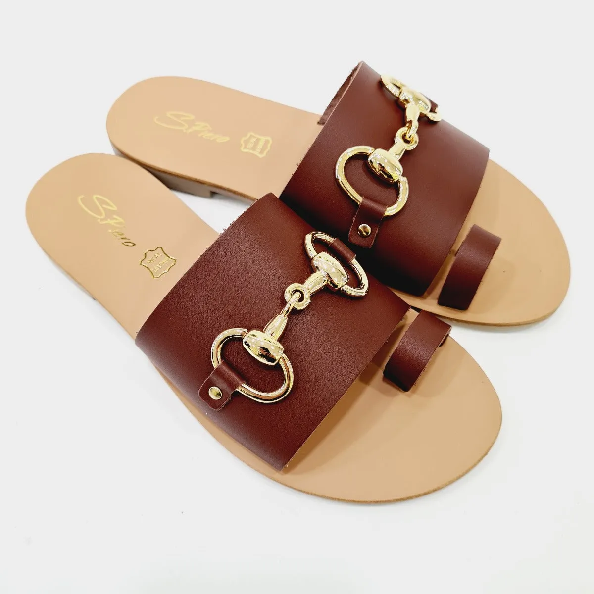San Piero sandalo basso infradito pelle tabacco accessorio catena oro rif.10