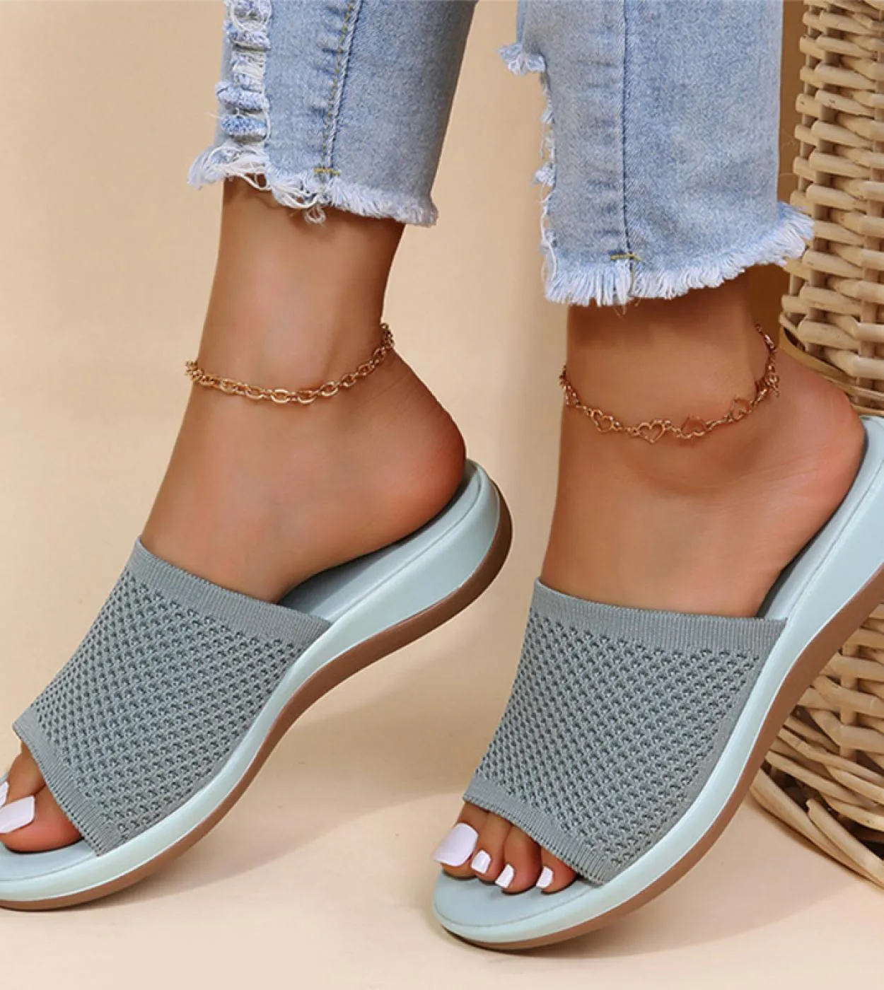 Sandali da donna 2022 Nuovi sandali estivi Scarpe da donna Sandali con tacco Sandali con zeppa in mesh traspirante Infradito est