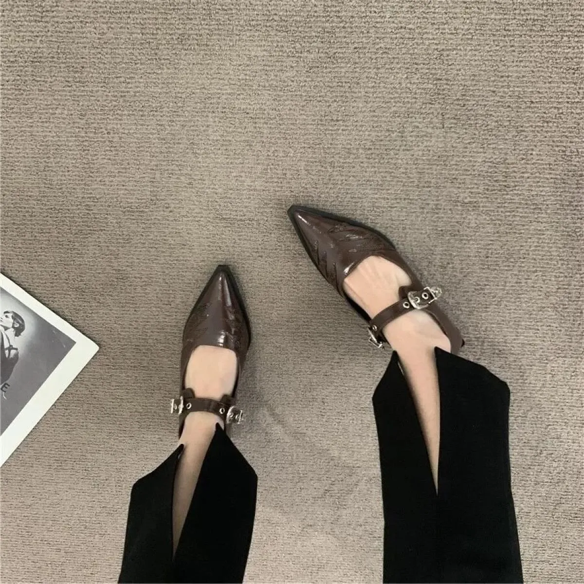 Scarpe a punta Scarpe moda tacco basso basso Scarpe da donna Scarpe casual da donna con cinturino alla caviglia