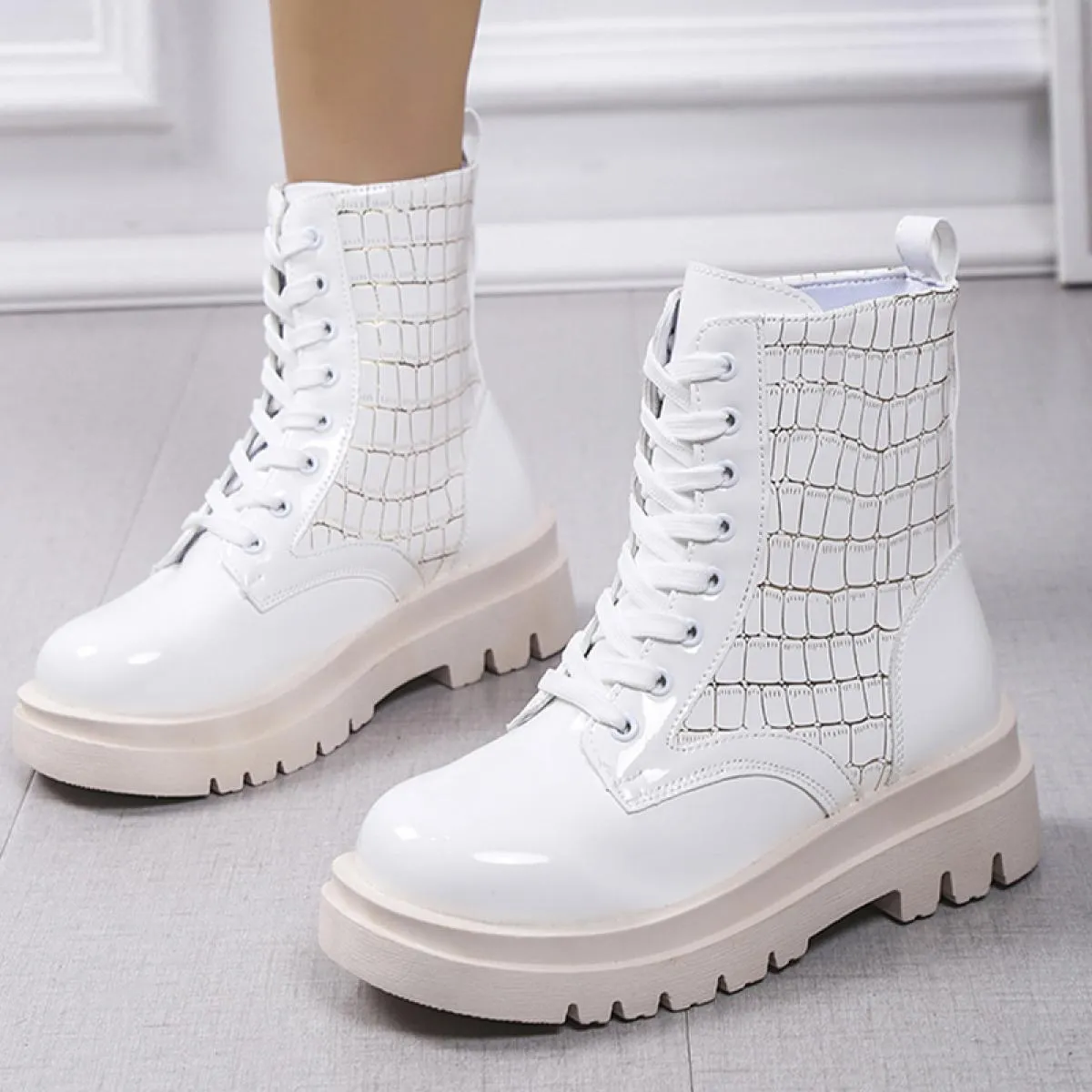 Stivali Chelsea Scarpe con plateau da donna Appartamenti Designer 2023 Inverno Nuovi stivali da moto gladiatore alla caviglia St
