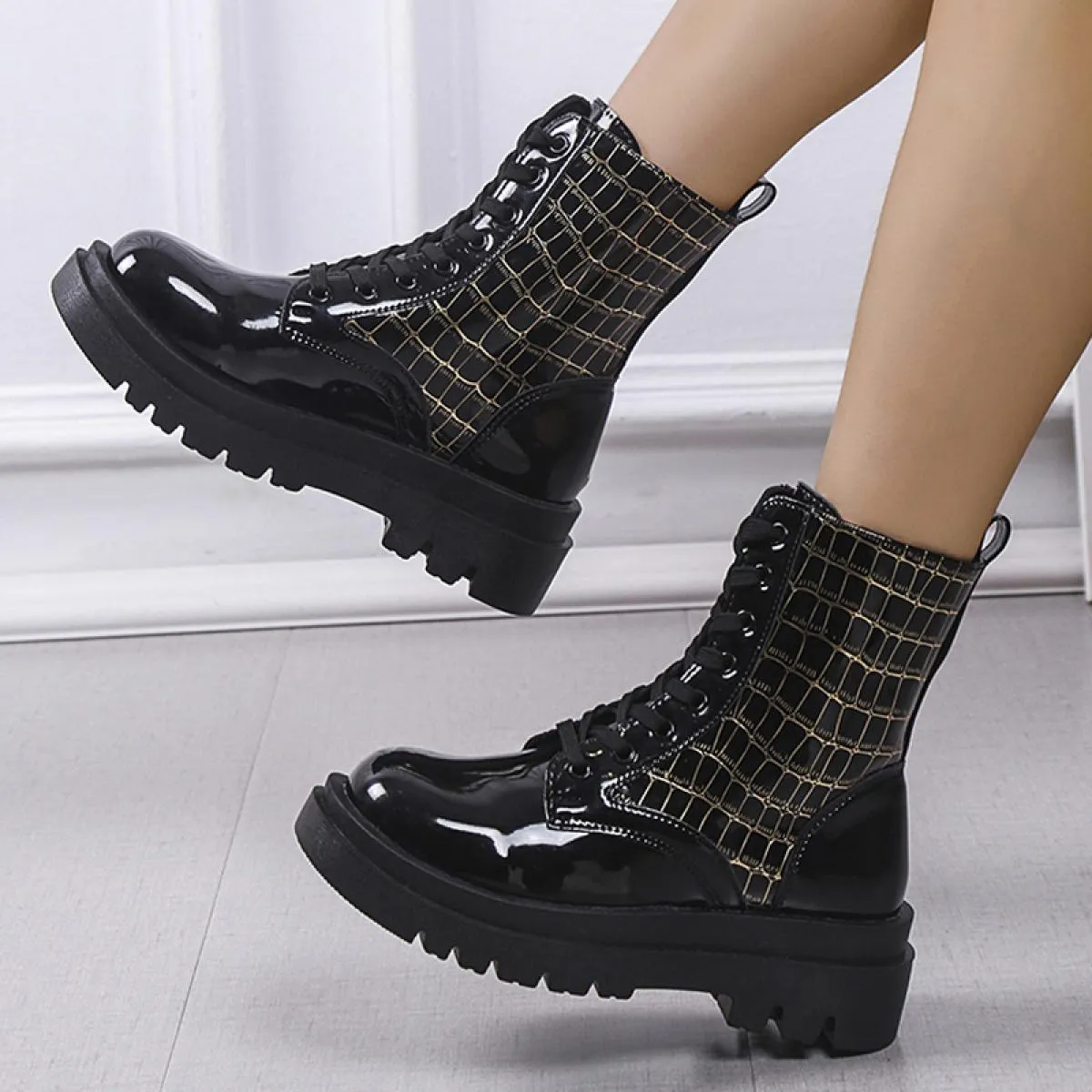 Stivali Chelsea Scarpe con plateau da donna Appartamenti Designer 2023 Inverno Nuovi stivali da moto gladiatore alla caviglia St