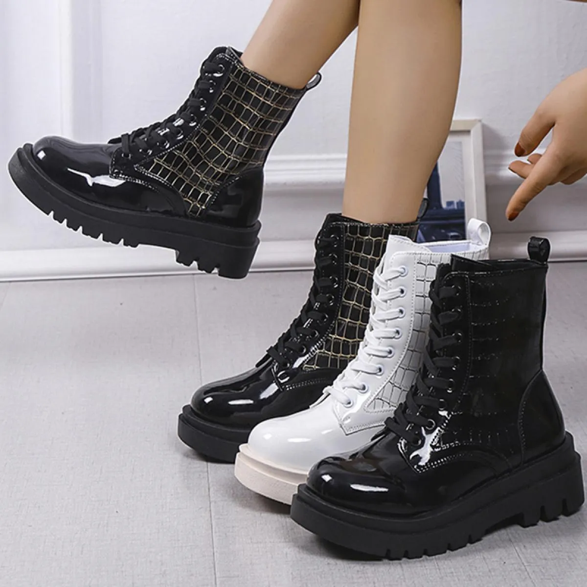 Stivali Chelsea Scarpe con plateau da donna Appartamenti Designer 2023 Inverno Nuovi stivali da moto gladiatore alla caviglia St