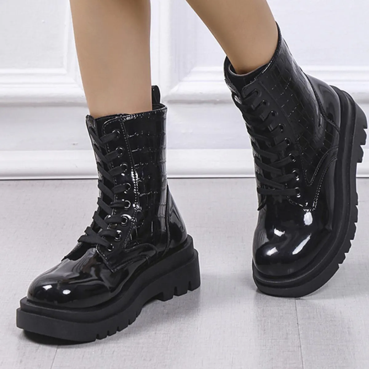 Stivali Chelsea Scarpe con plateau da donna Appartamenti Designer 2023 Inverno Nuovi stivali da moto gladiatore alla caviglia St