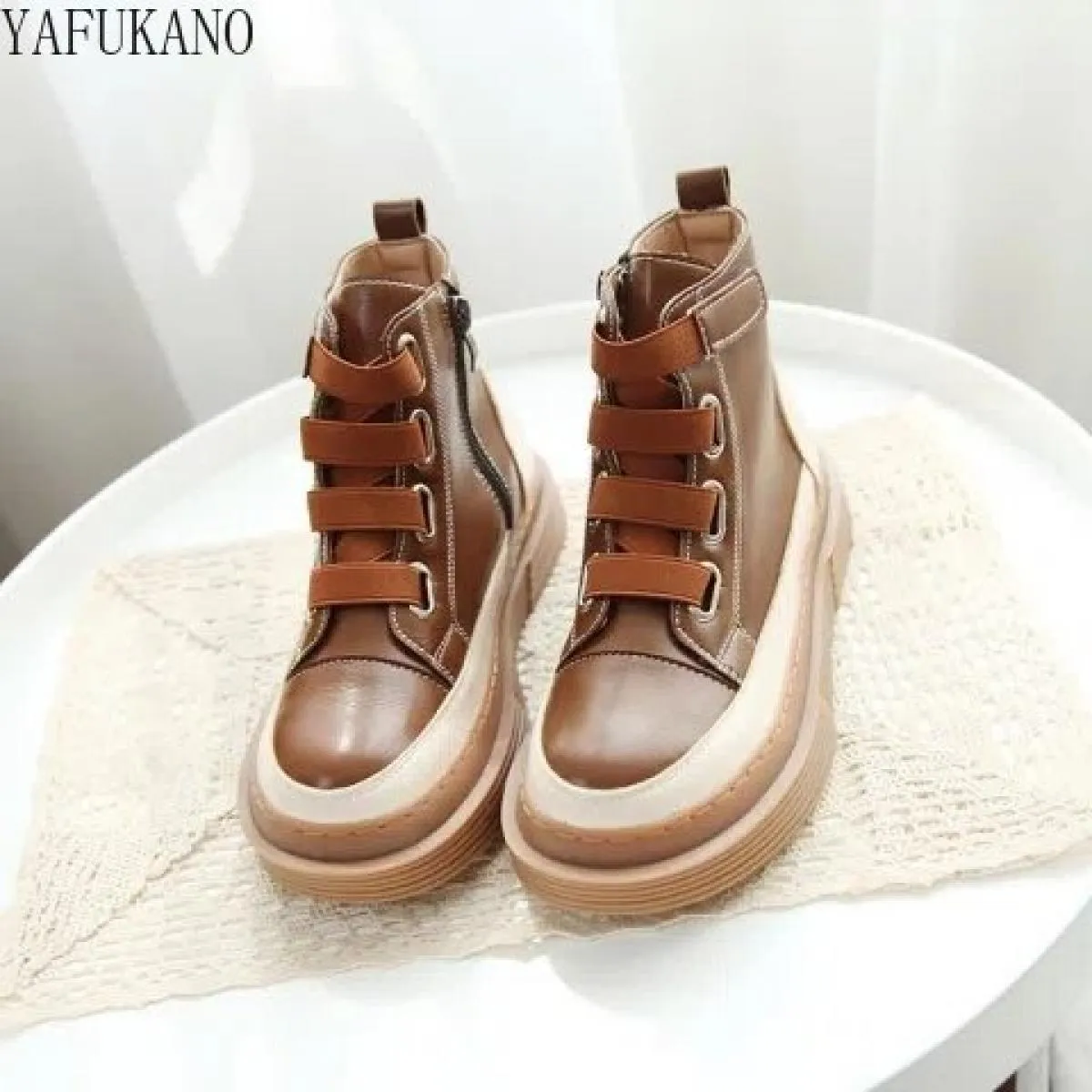 Stivali da donna in stile britannico originali fatti a mano con la suola spessa erano stivaletti sottili invernali corti in pelu