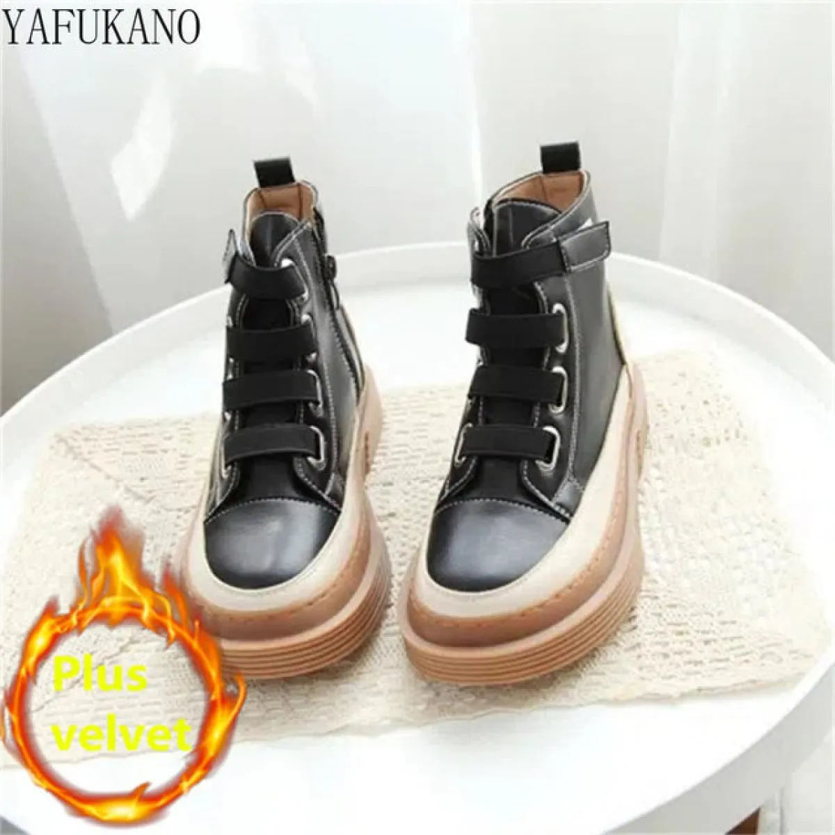 Stivali da donna in stile britannico originali fatti a mano con la suola spessa erano stivaletti sottili invernali corti in pelu